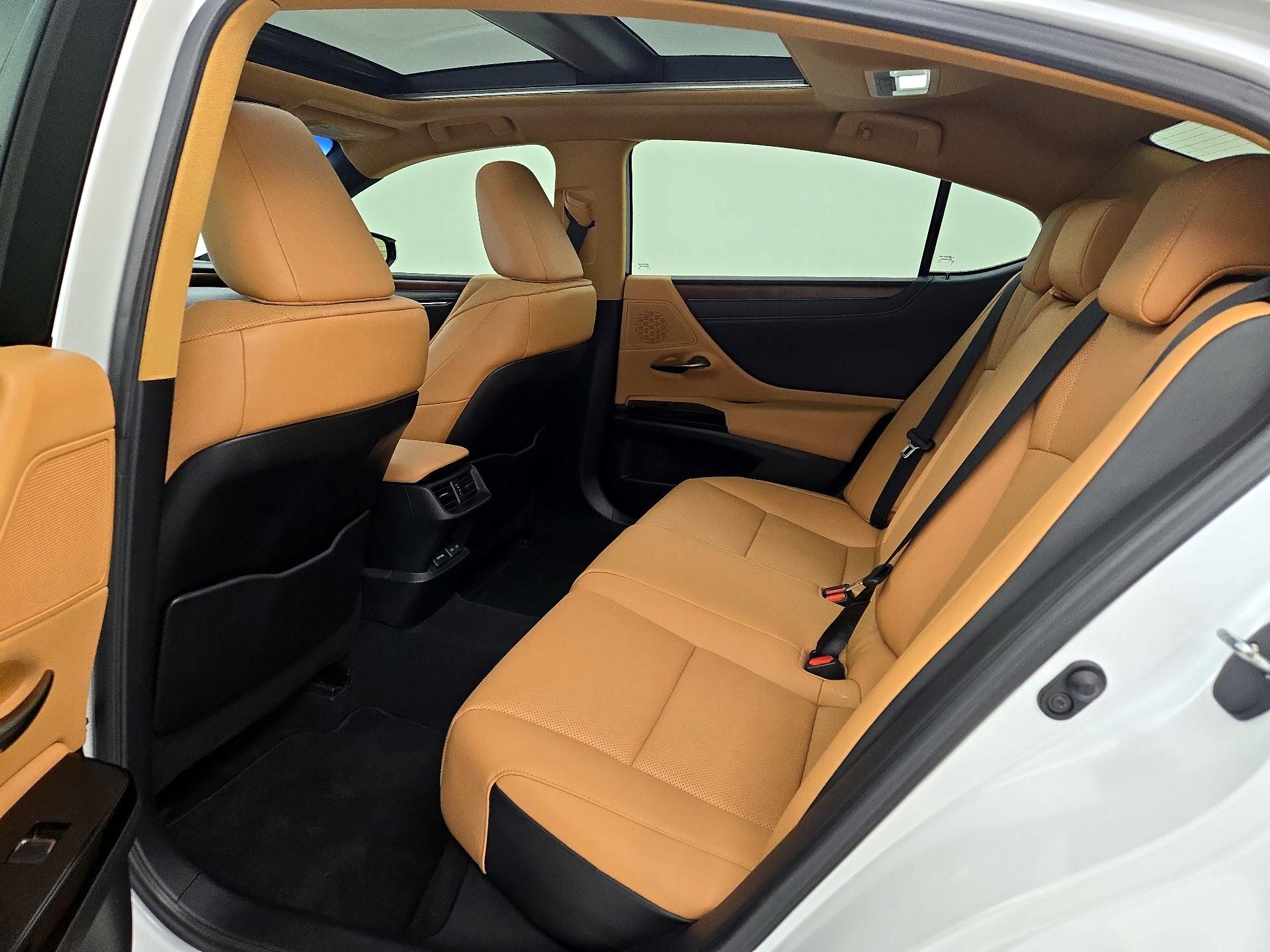 Thumbnail: 2023 Lexus ES - 20
