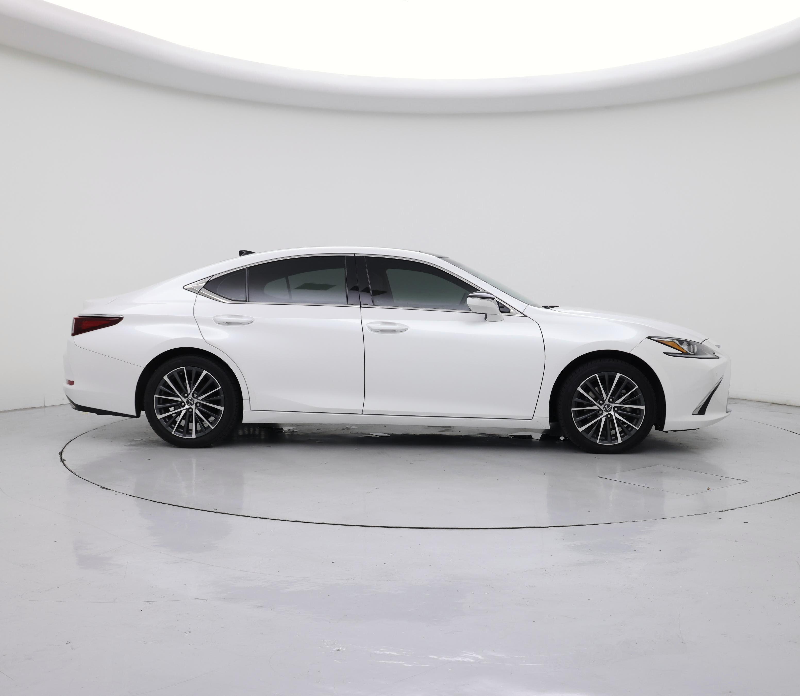 Thumbnail: 2023 Lexus ES - 7