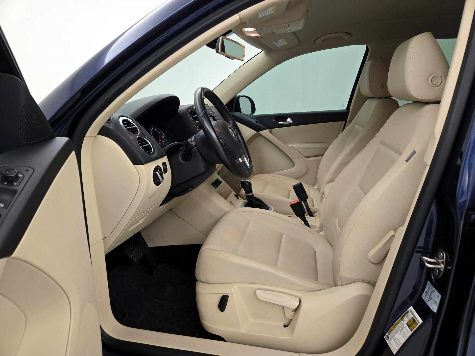 Thumbnail: 2016 Volkswagen Tiguan - 11