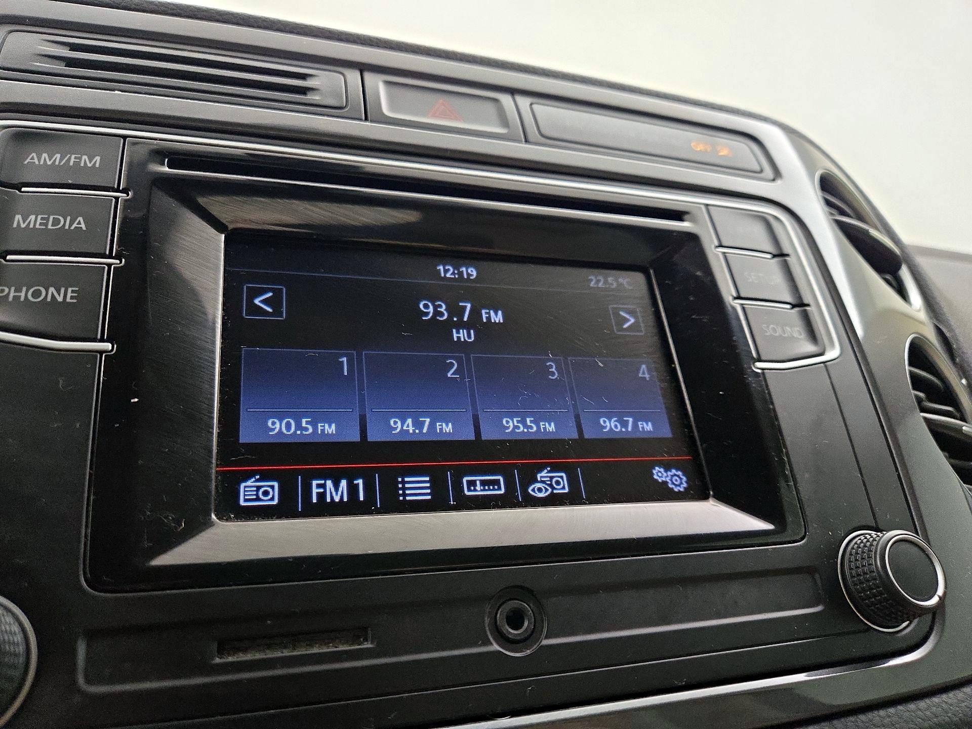 Thumbnail: 2016 Volkswagen Tiguan - 15
