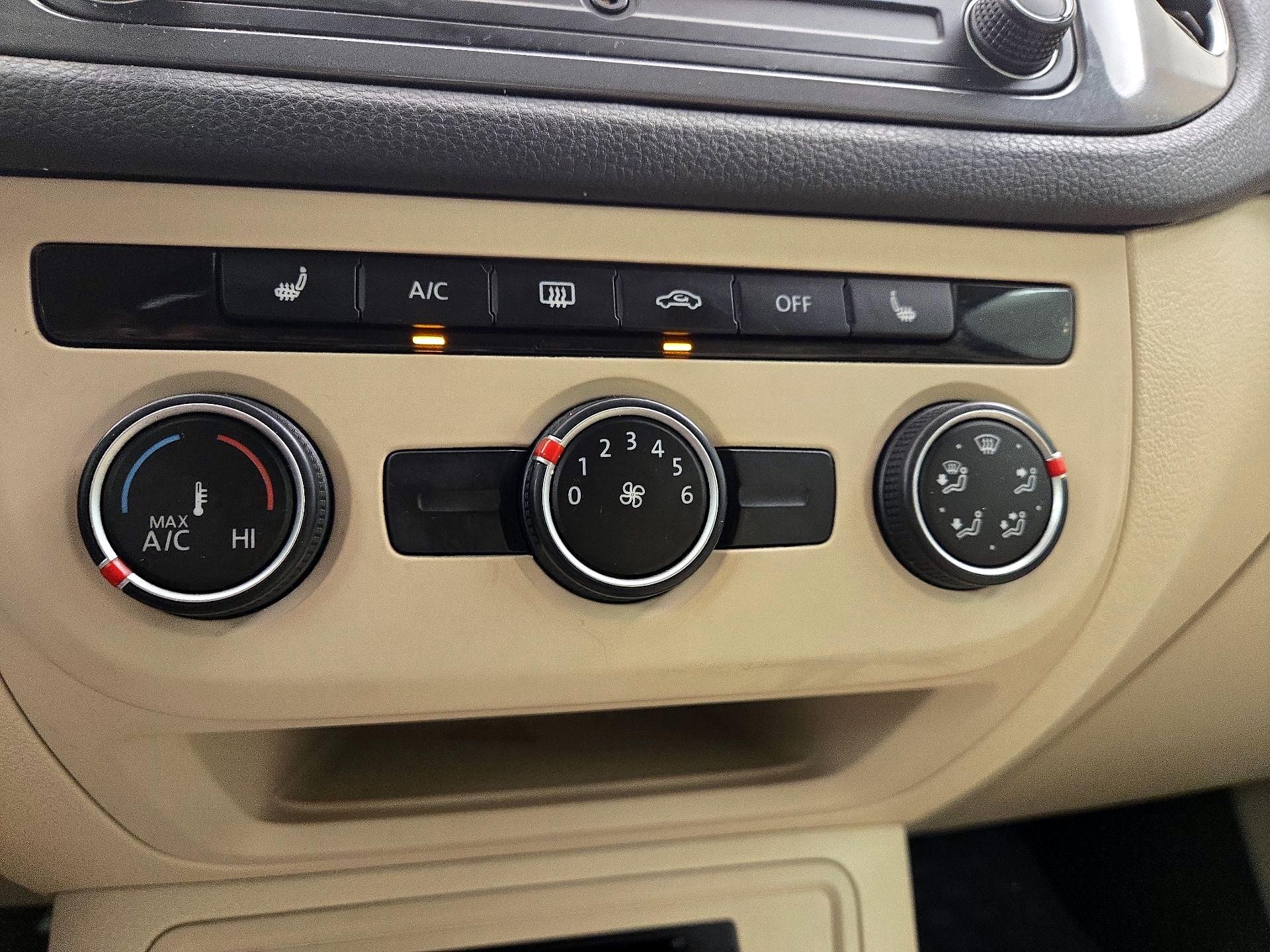 Thumbnail: 2016 Volkswagen Tiguan - 16