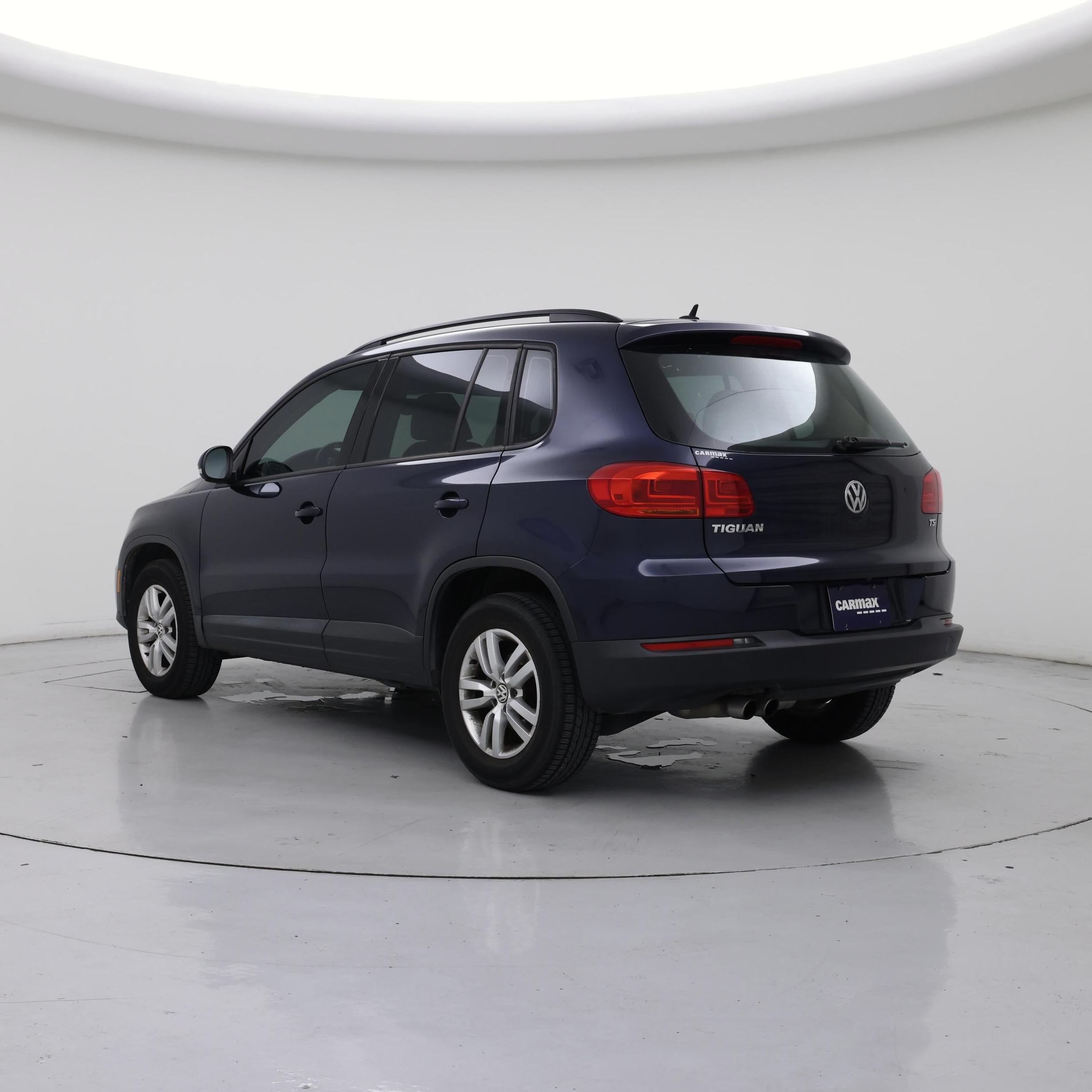 Thumbnail: 2016 Volkswagen Tiguan - 2