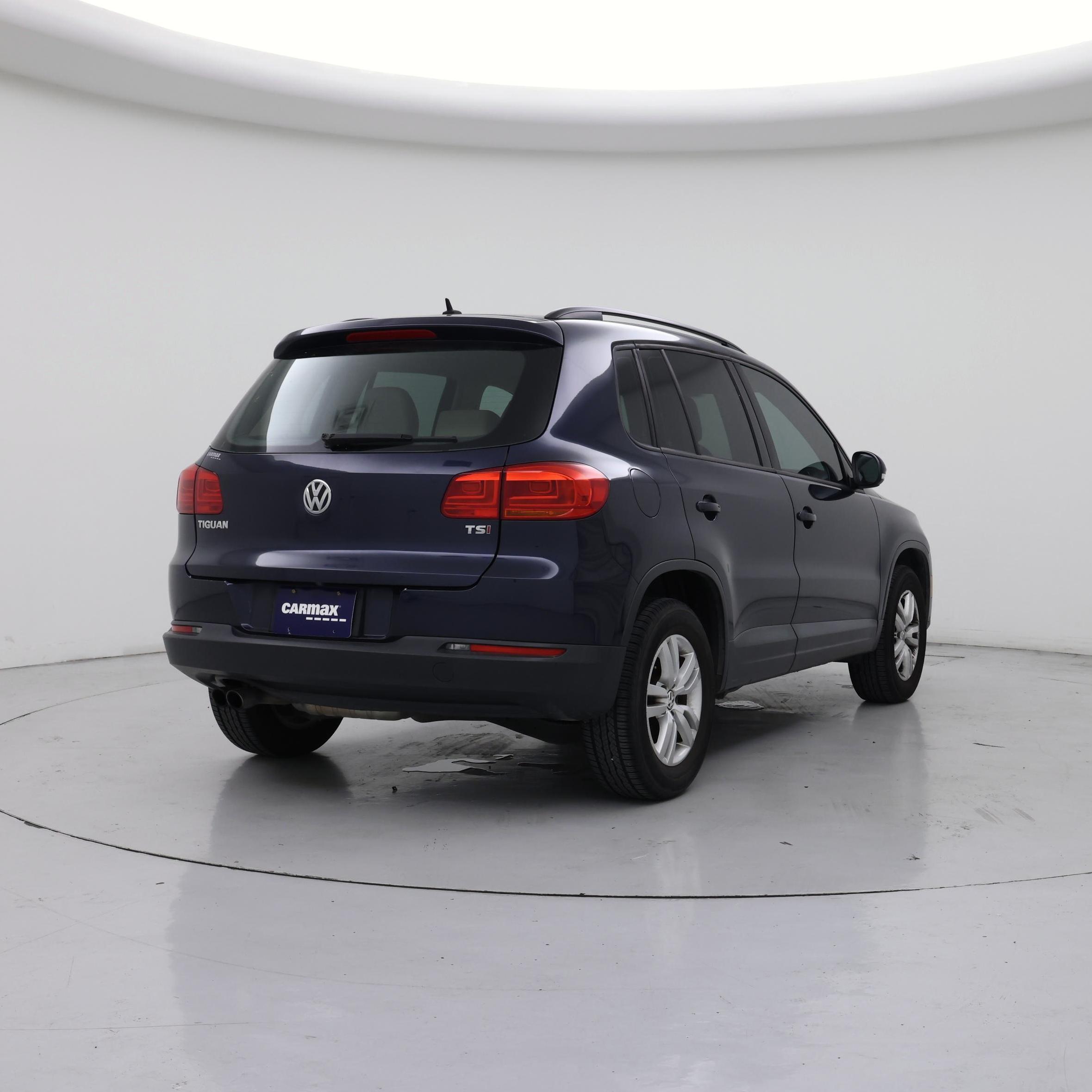 Thumbnail: 2016 Volkswagen Tiguan - 8