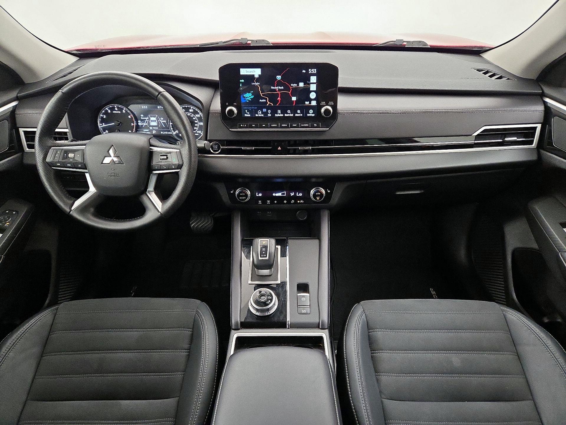 Thumbnail: 2023 Mitsubishi Outlander - 9