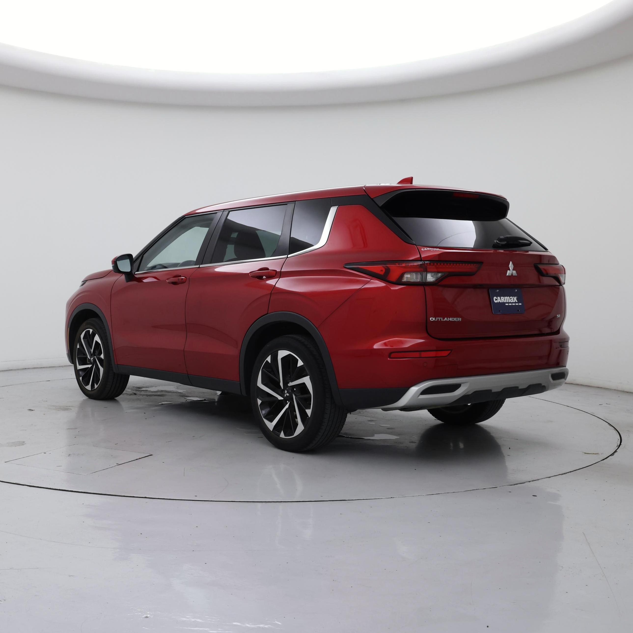 Thumbnail: 2023 Mitsubishi Outlander - 2
