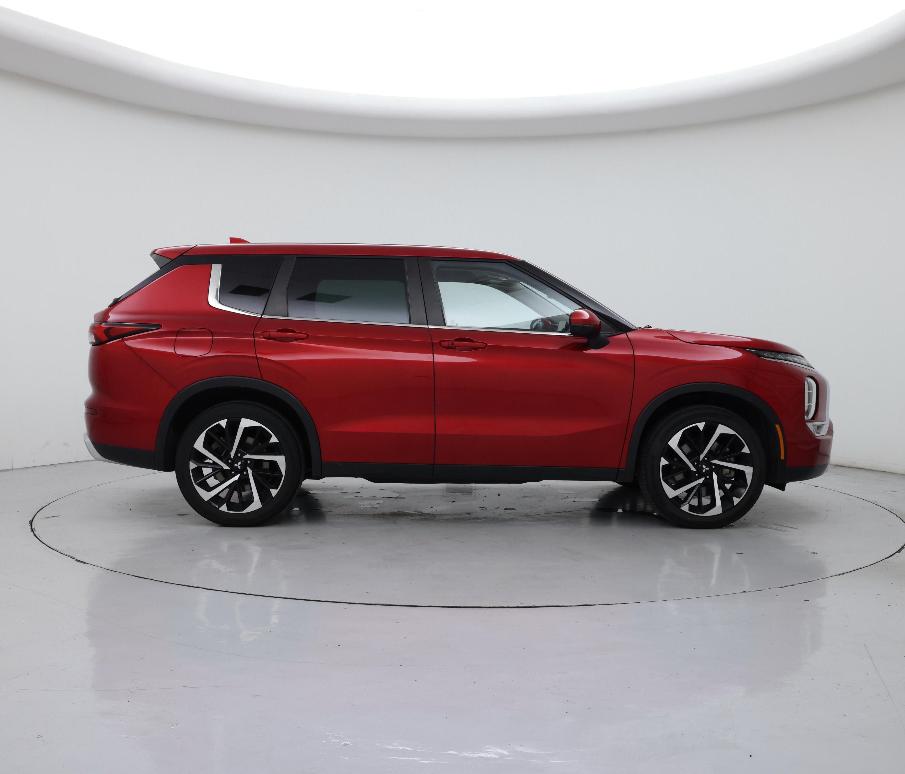 Thumbnail: 2023 Mitsubishi Outlander - 7