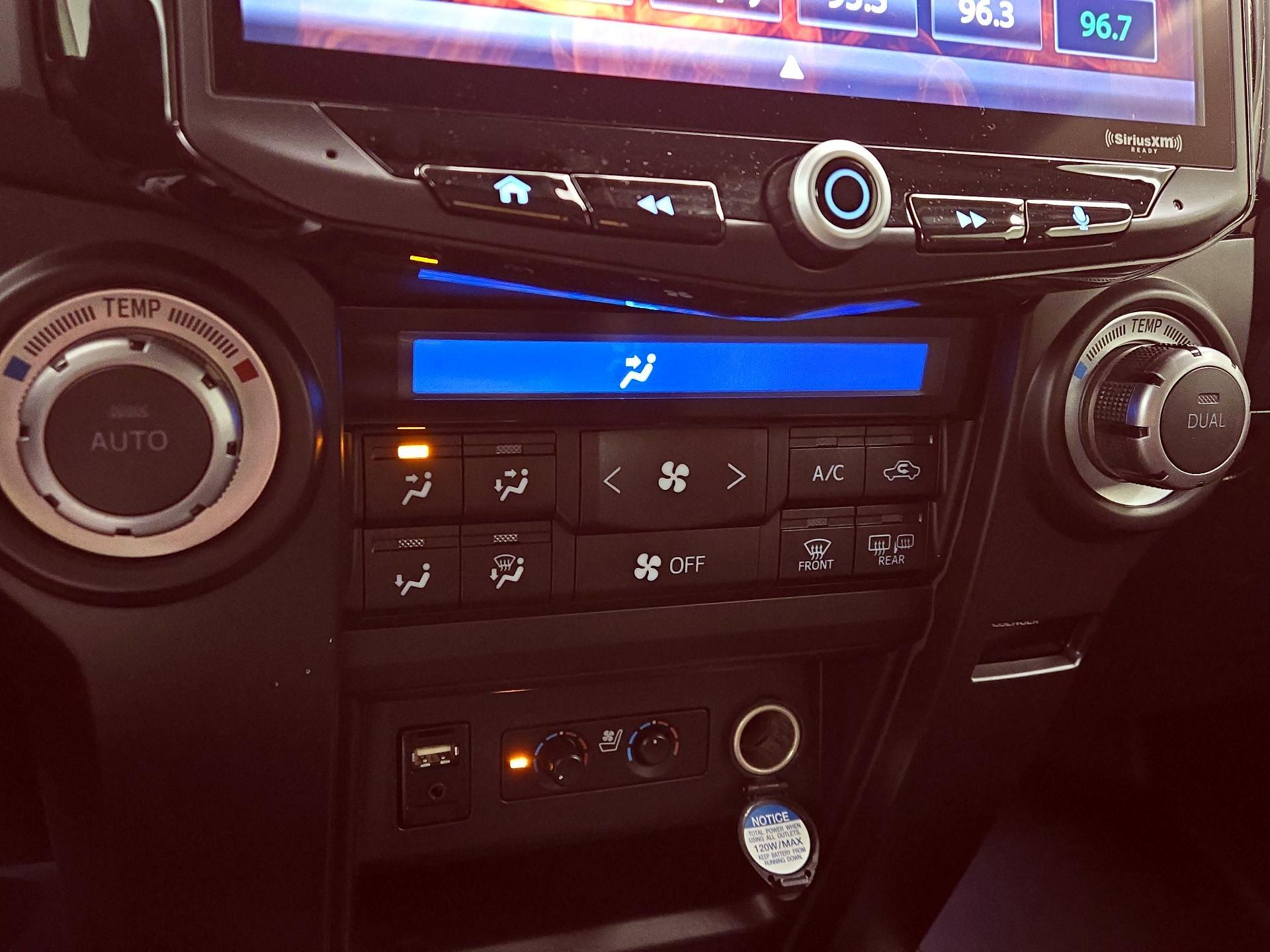 Thumbnail: 2015 Toyota 4Runner - 16