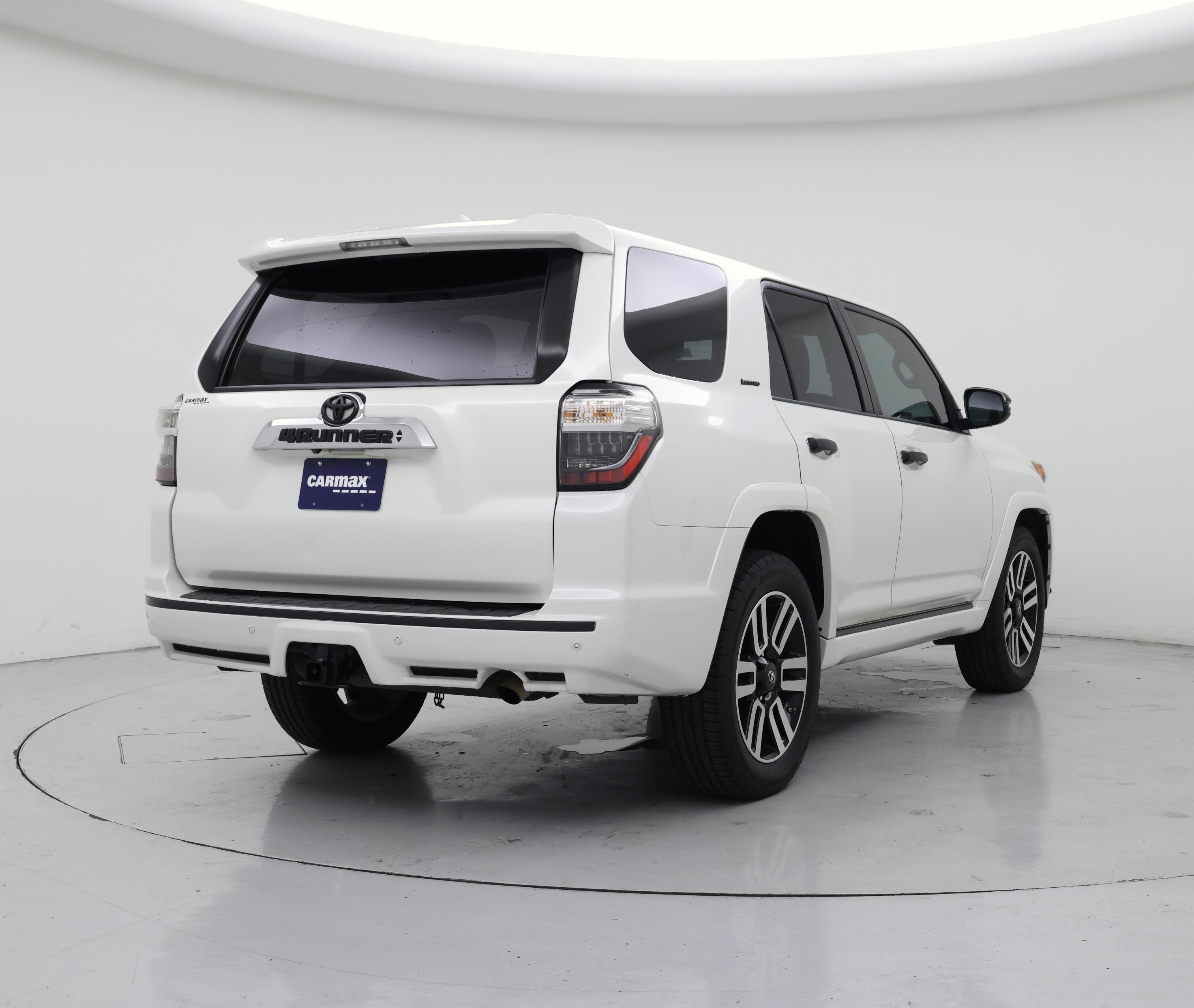 Thumbnail: 2015 Toyota 4Runner - 8