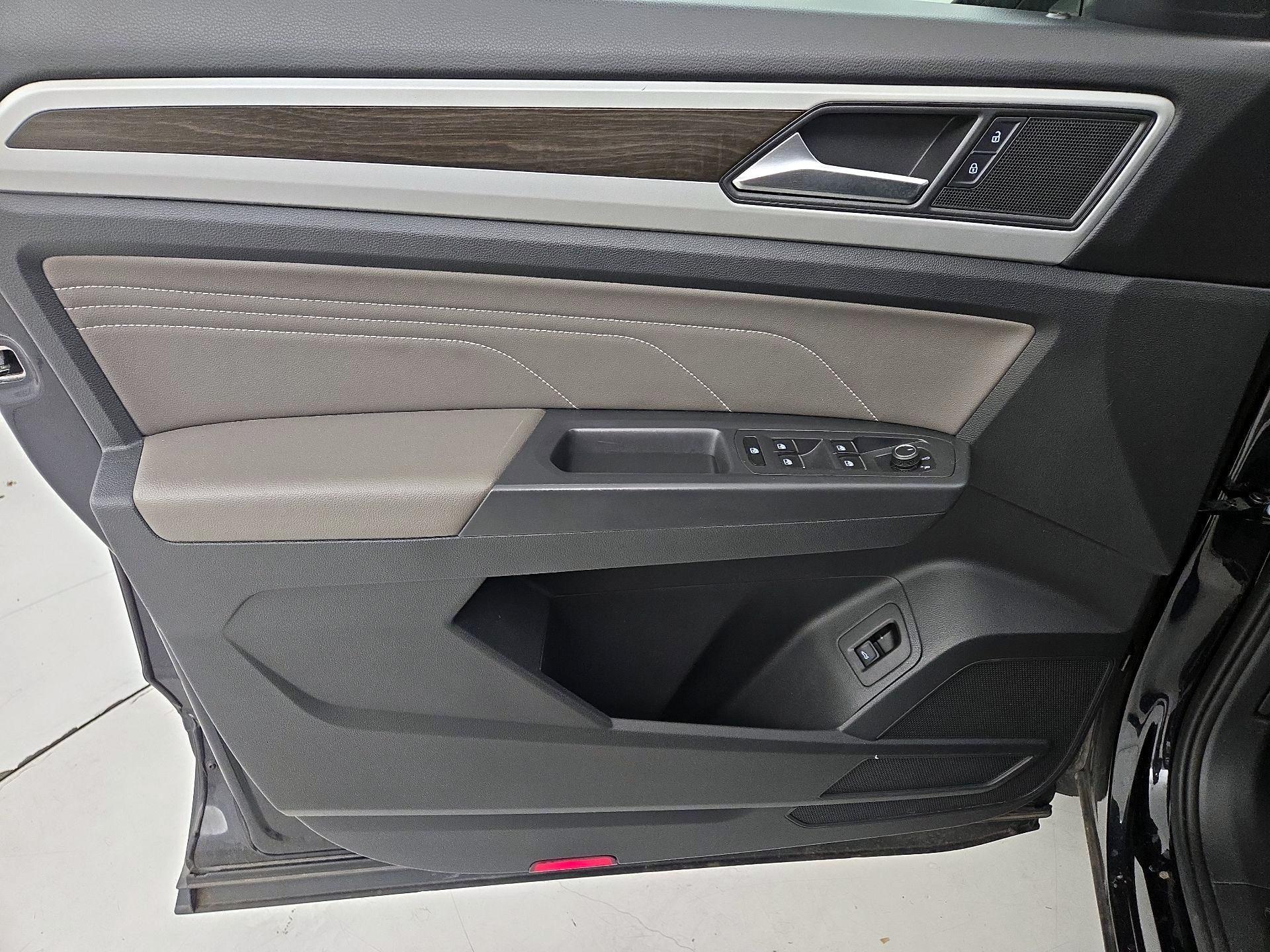 Thumbnail: 2021 Volkswagen Atlas - 12