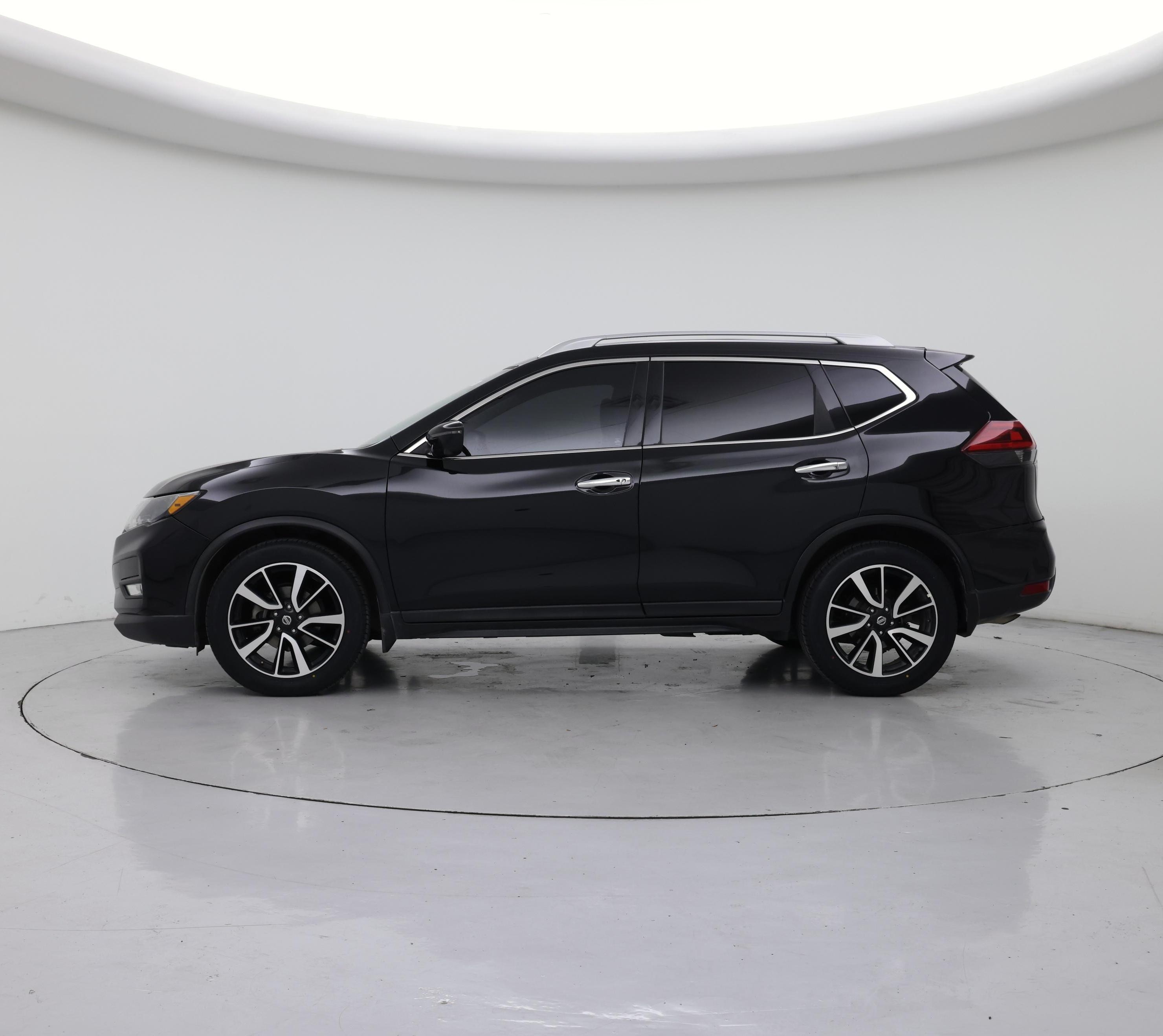 Thumbnail: 2018 Nissan Rogue - 3