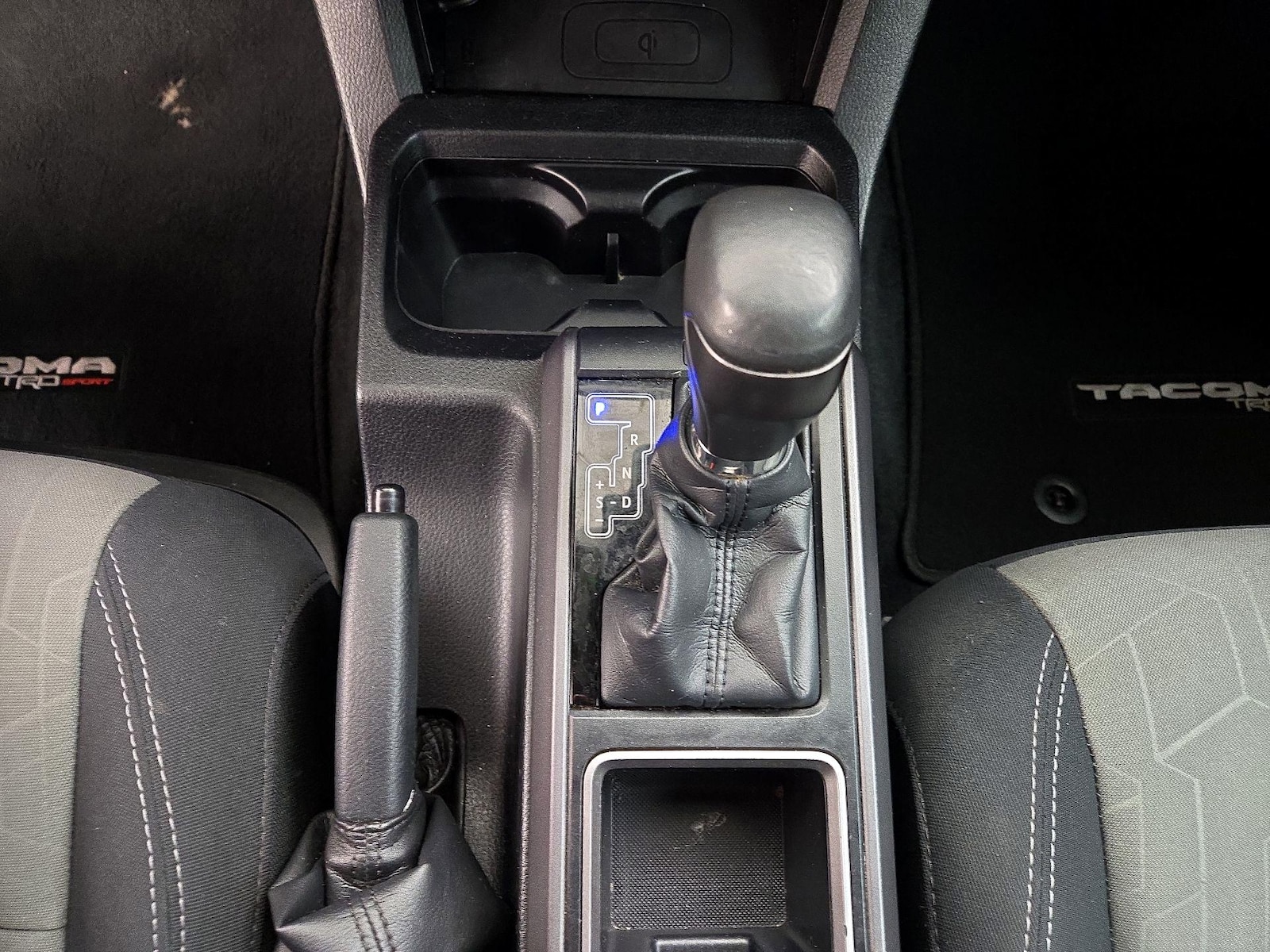2020 Toyota Tacoma TRD Sport - Photo 18