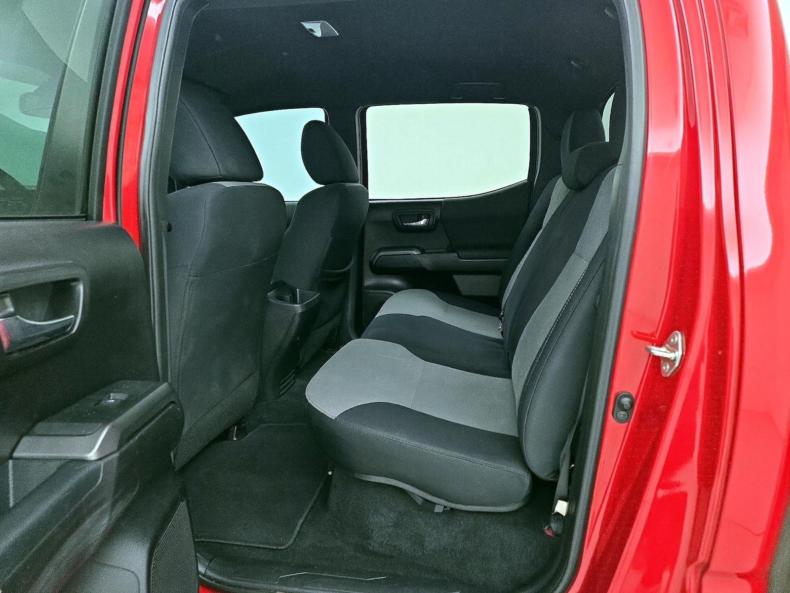 2020 Toyota Tacoma TRD Sport - Photo 20