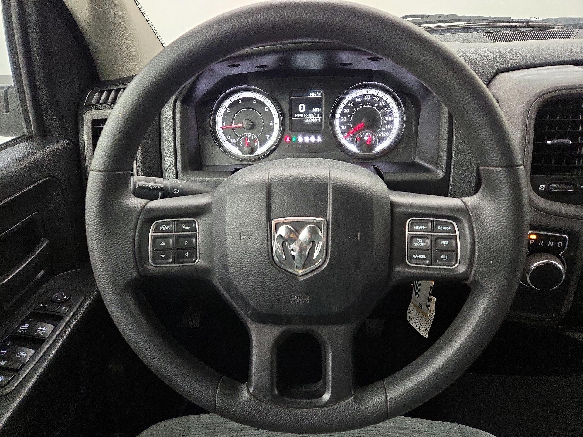 Thumbnail: 2019 RAM 1500 Classic - 10