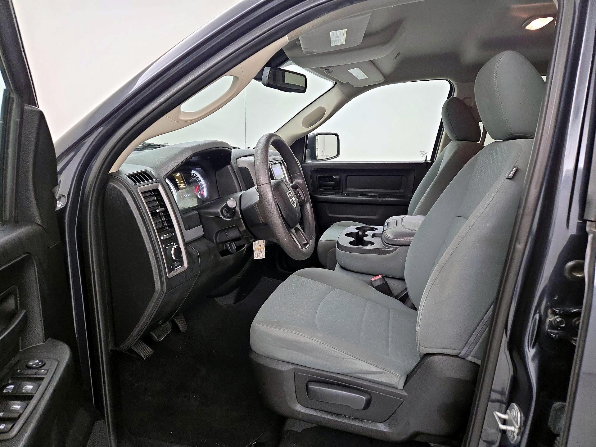 Thumbnail: 2019 RAM 1500 Classic - 11