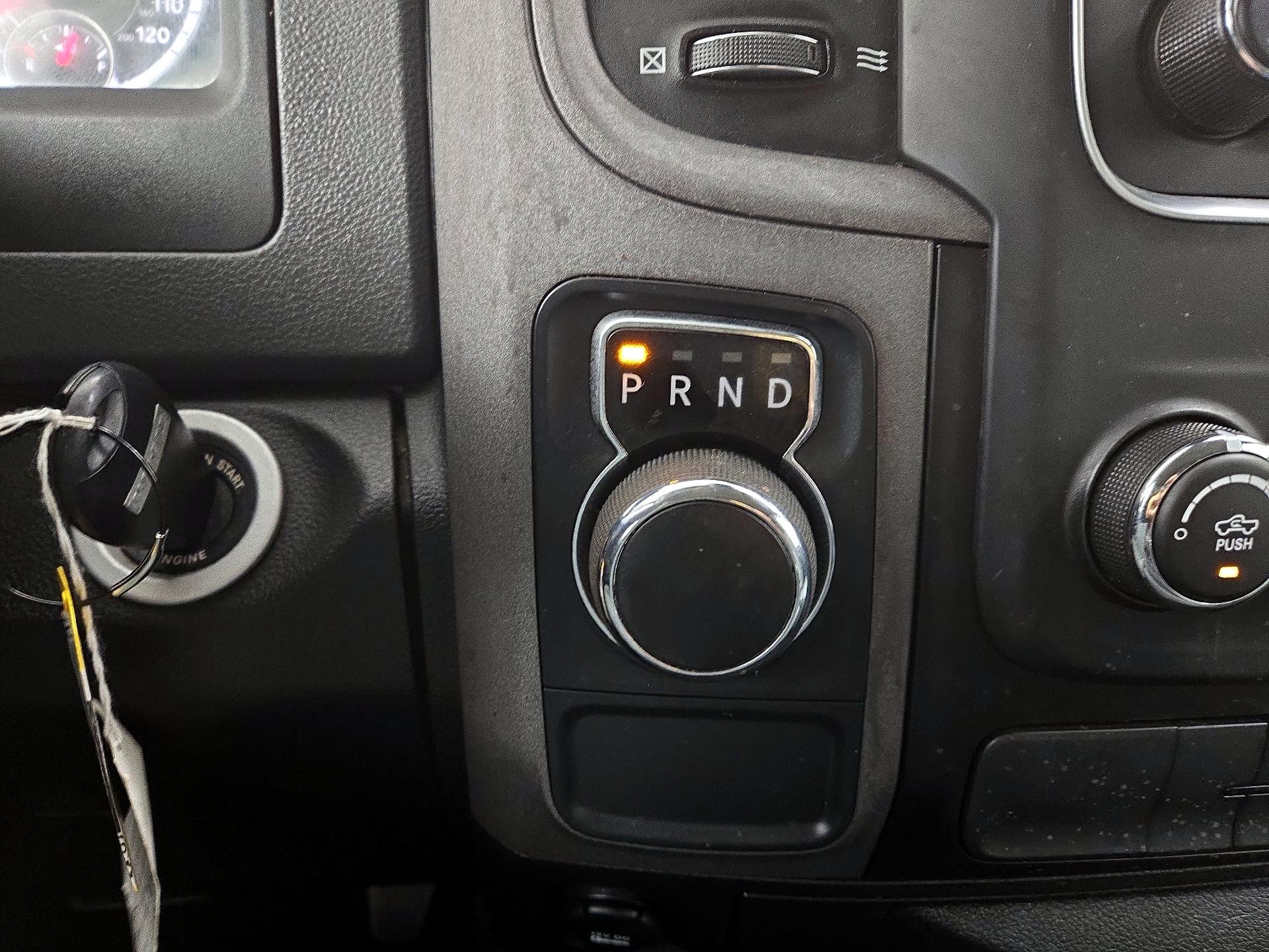 Thumbnail: 2019 RAM 1500 Classic - 17