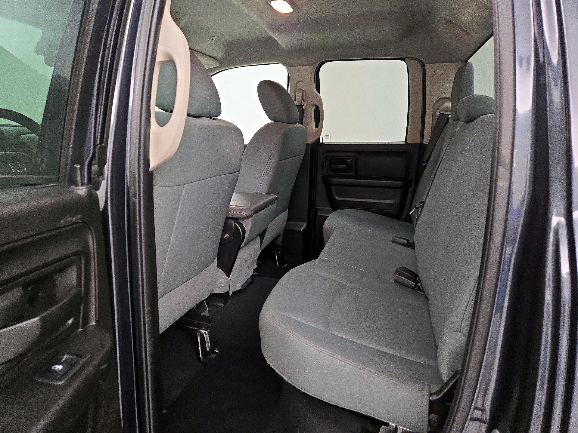 Thumbnail: 2019 RAM 1500 Classic - 19