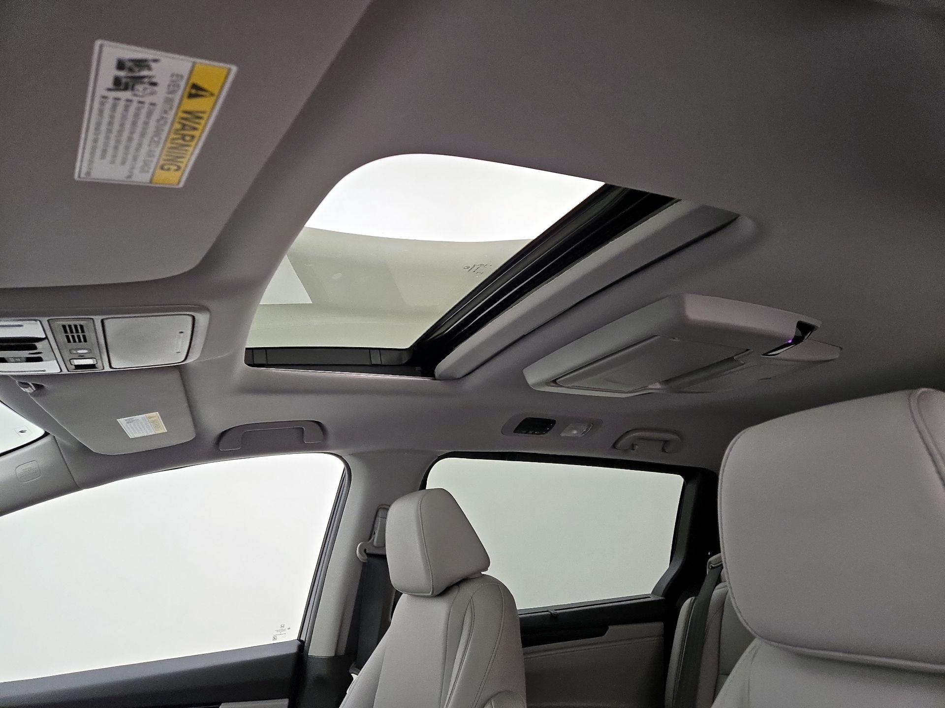 Thumbnail: 2023 Honda Odyssey - 20