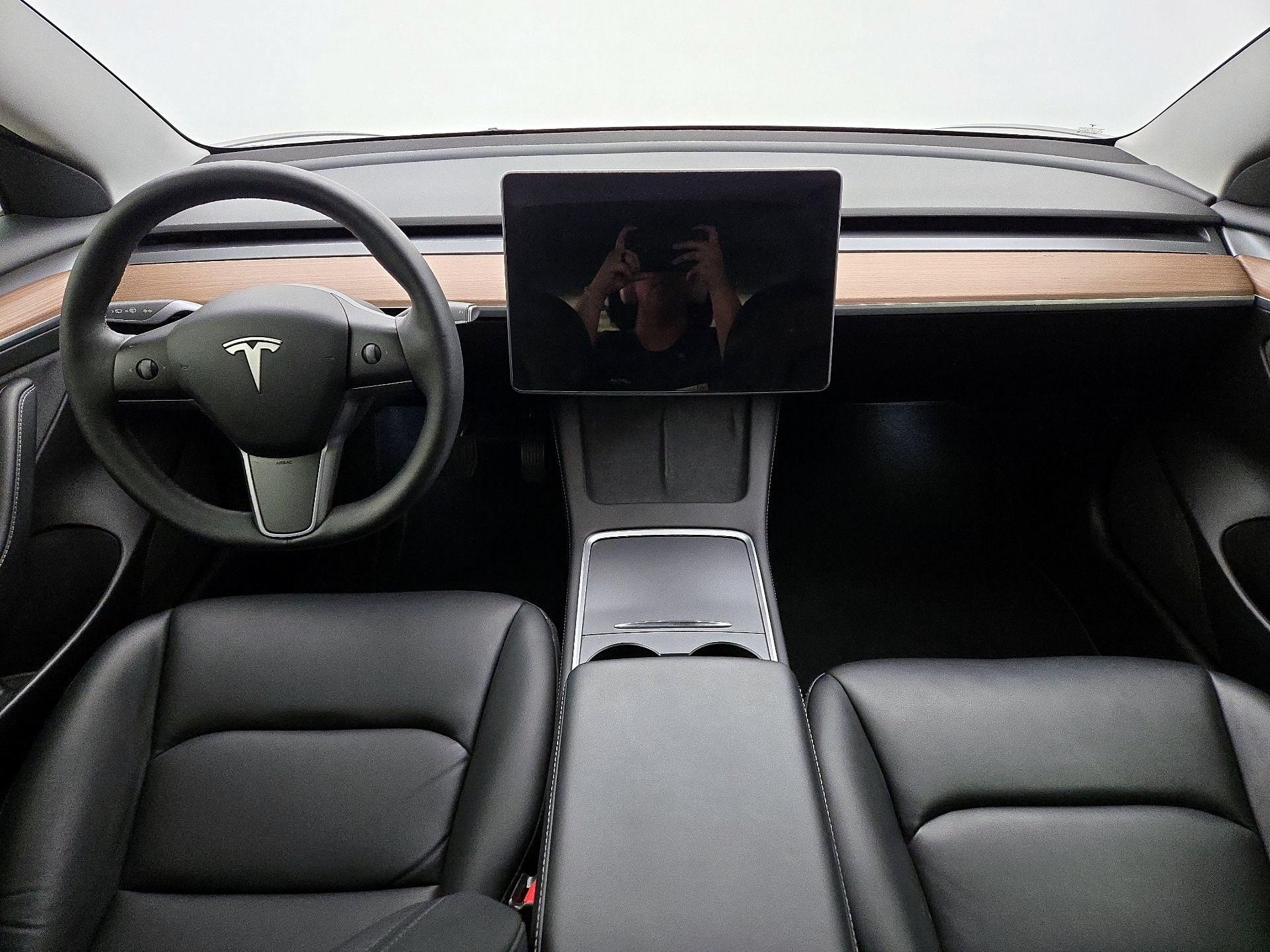 Thumbnail: 2022 Tesla Model 3 - 9