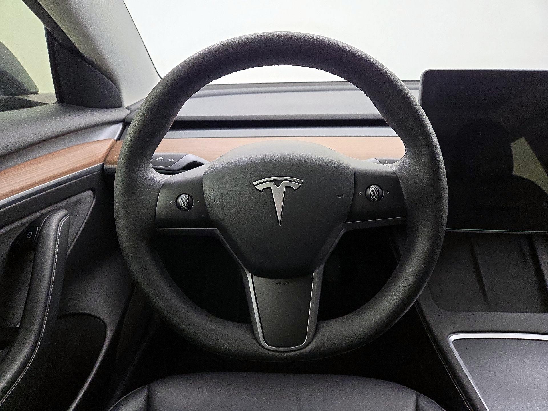 Thumbnail: 2022 Tesla Model 3 - 10
