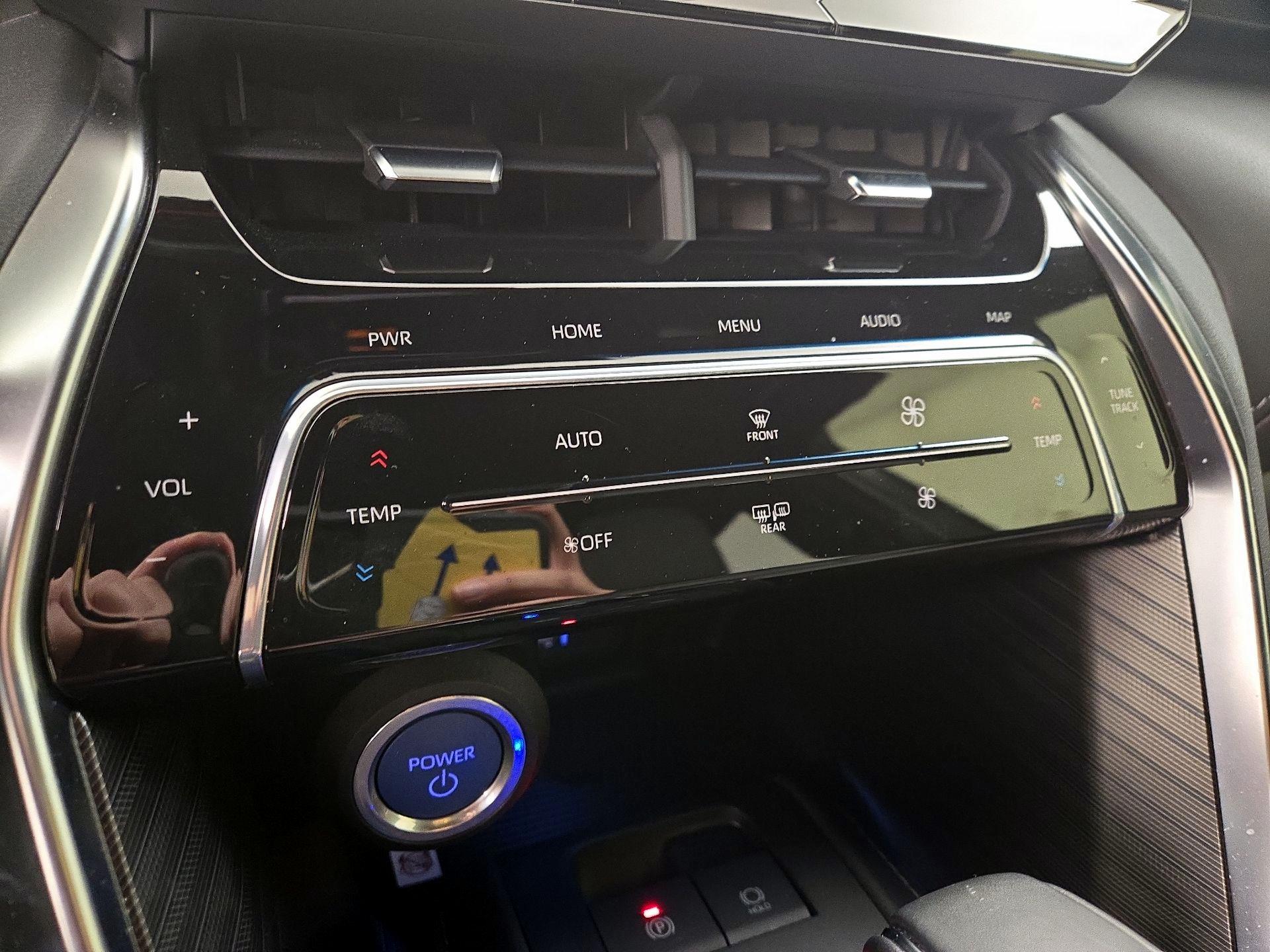 Thumbnail: 2021 Toyota Venza - 17
