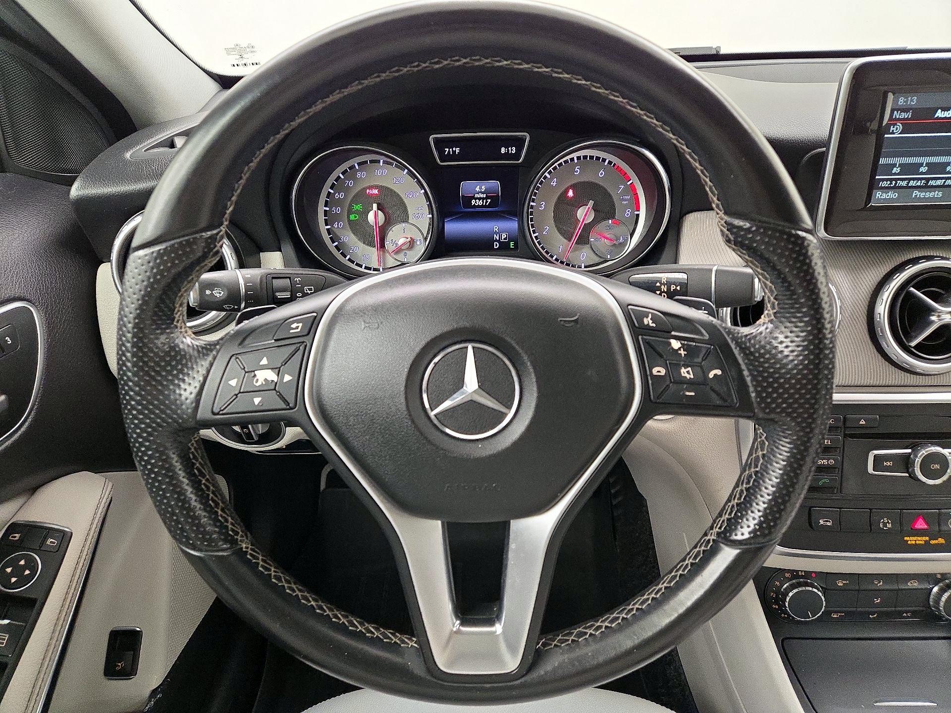 Thumbnail: 2015 Mercedes-Benz GLA - 10
