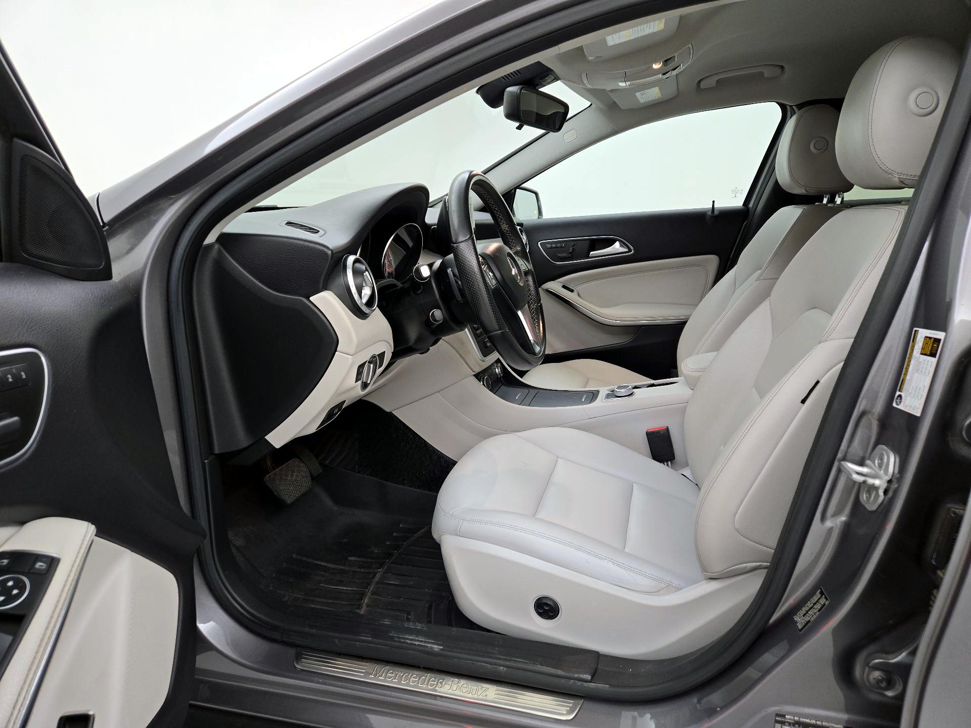 Thumbnail: 2015 Mercedes-Benz GLA - 11