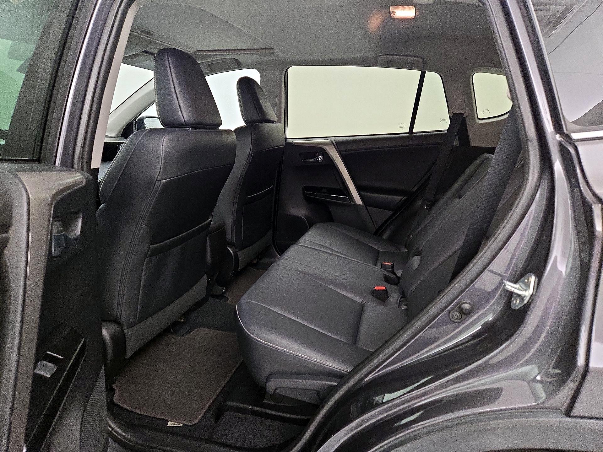 Thumbnail: 2017 Toyota RAV4 - 20