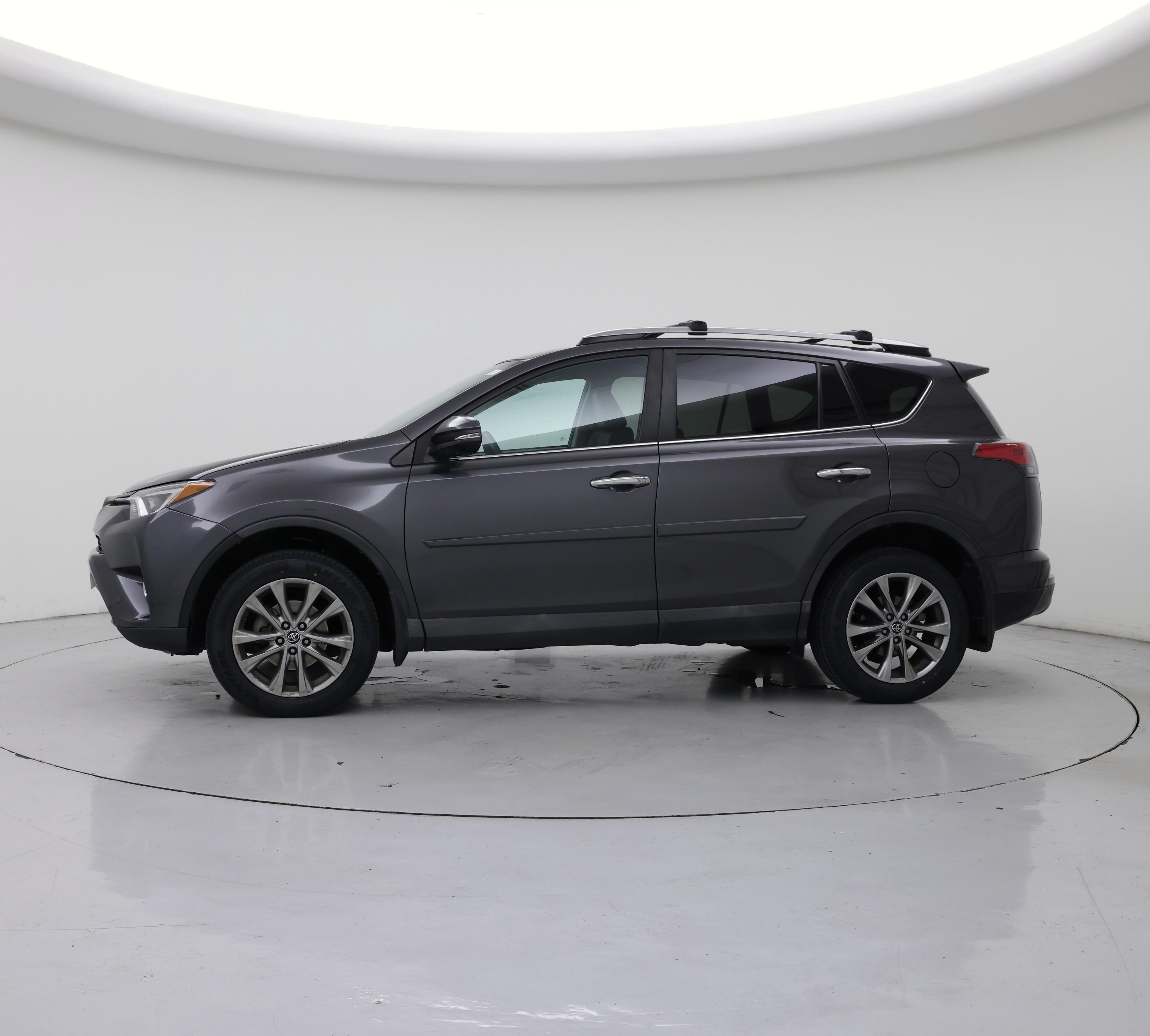 Thumbnail: 2017 Toyota RAV4 - 3