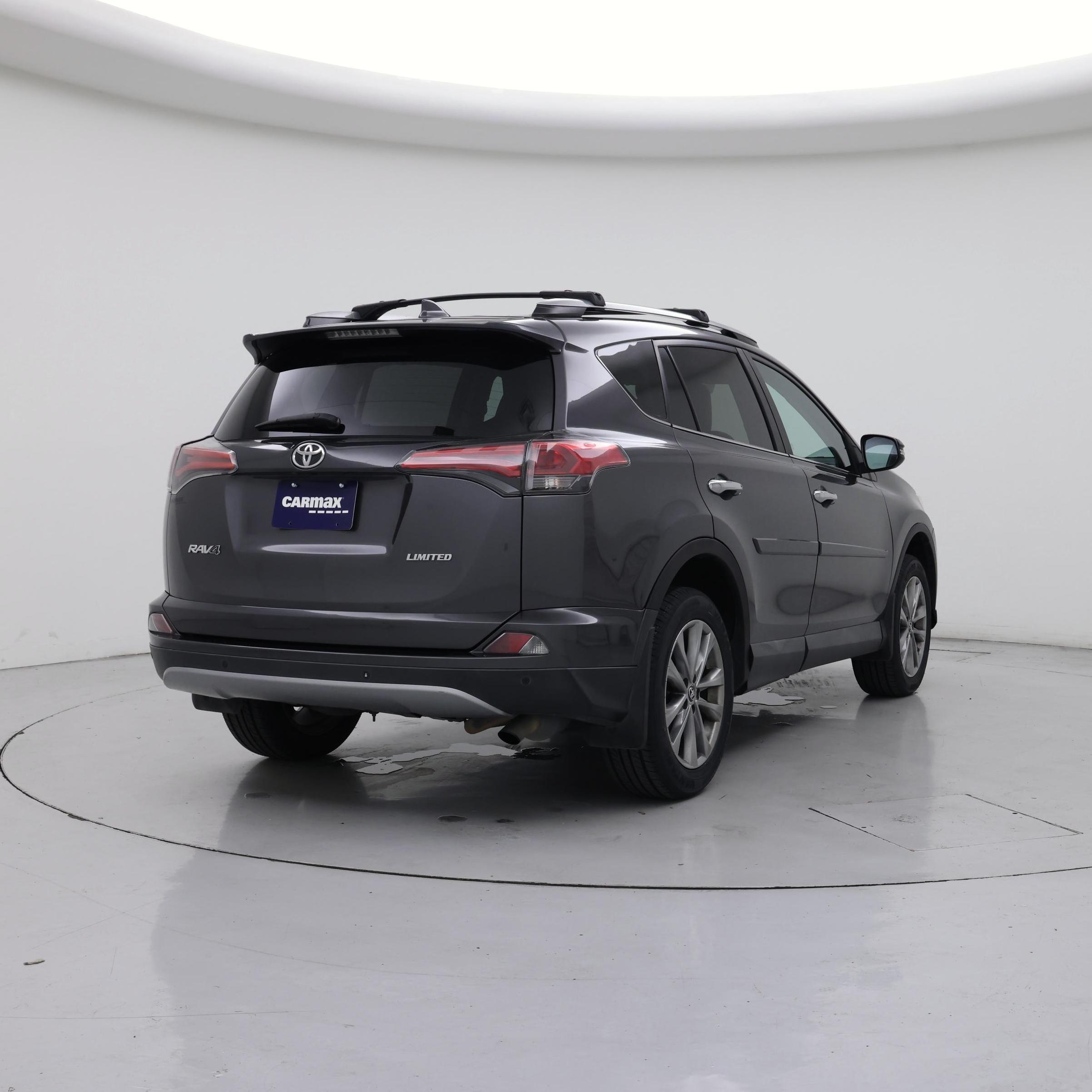 Thumbnail: 2017 Toyota RAV4 - 8