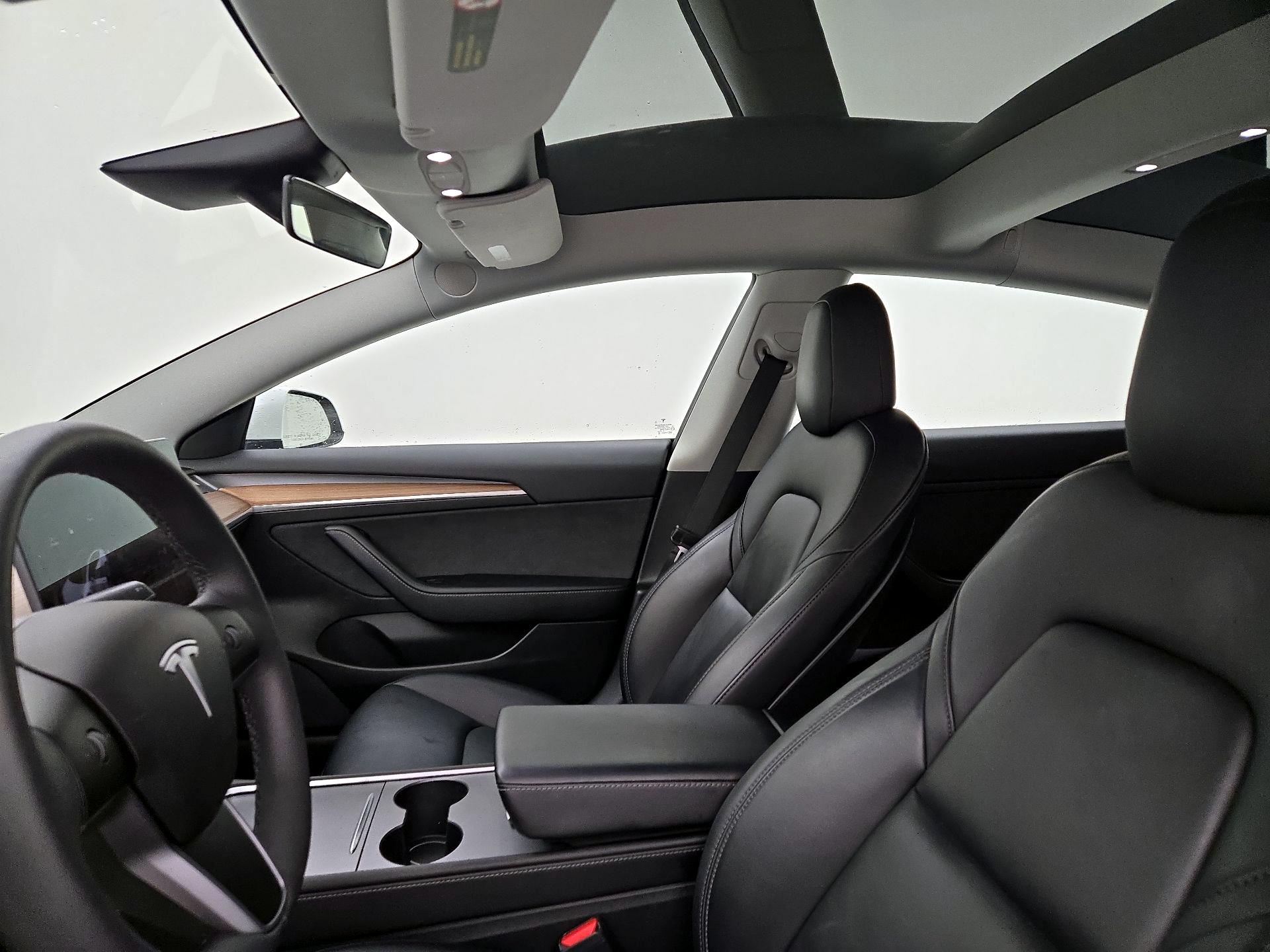 Thumbnail: 2021 Tesla Model 3 - 19