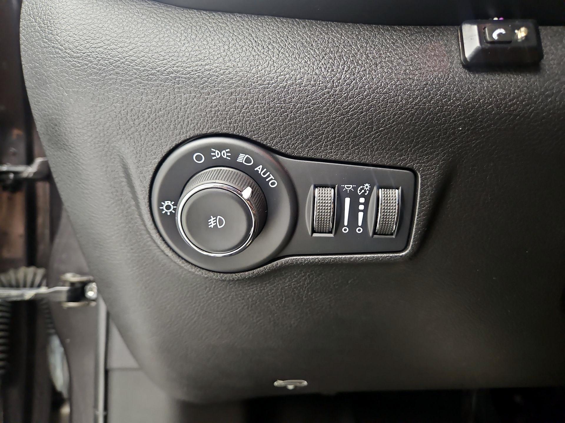 Thumbnail: 2022 Jeep Compass - 13