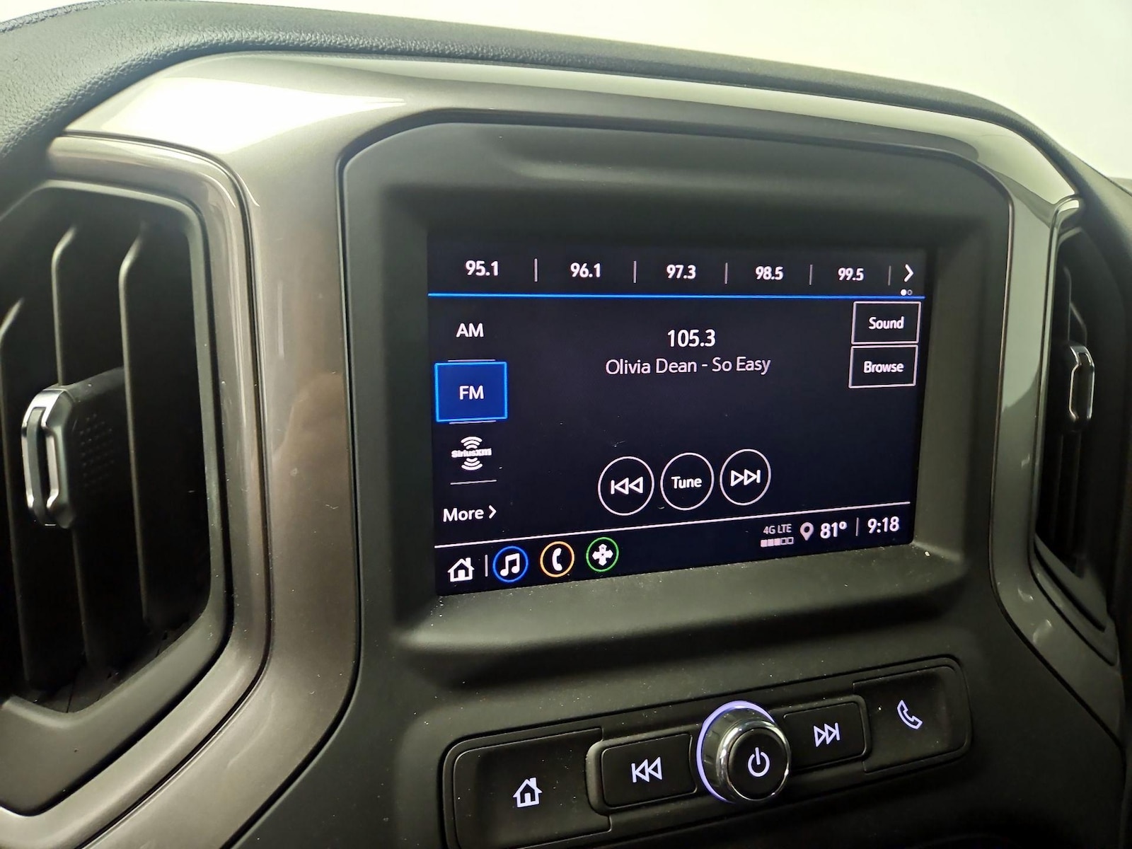 2024 Chevrolet Silverado 1500 Custom - Photo 16