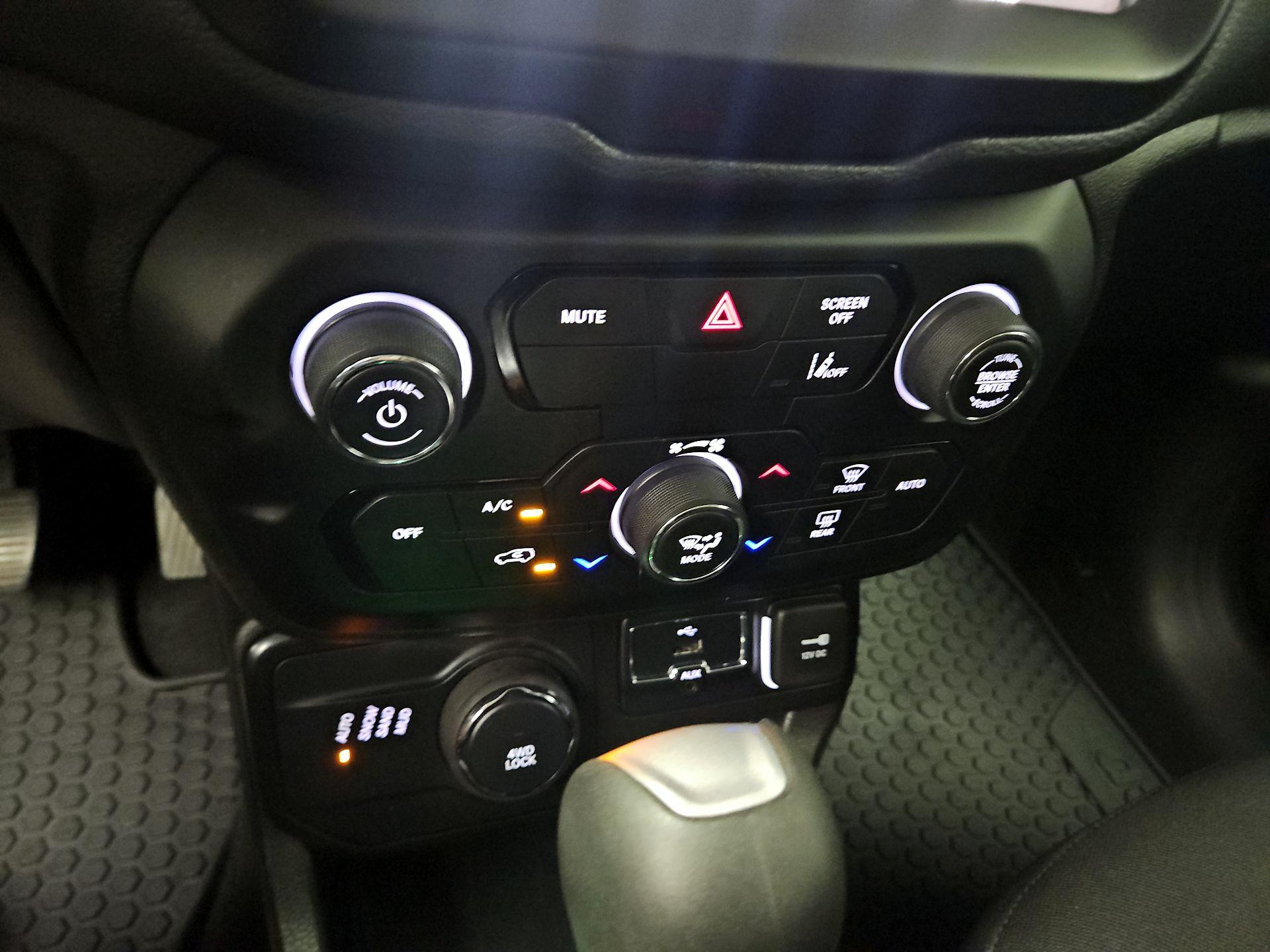 Thumbnail: 2023 Jeep Renegade - 17