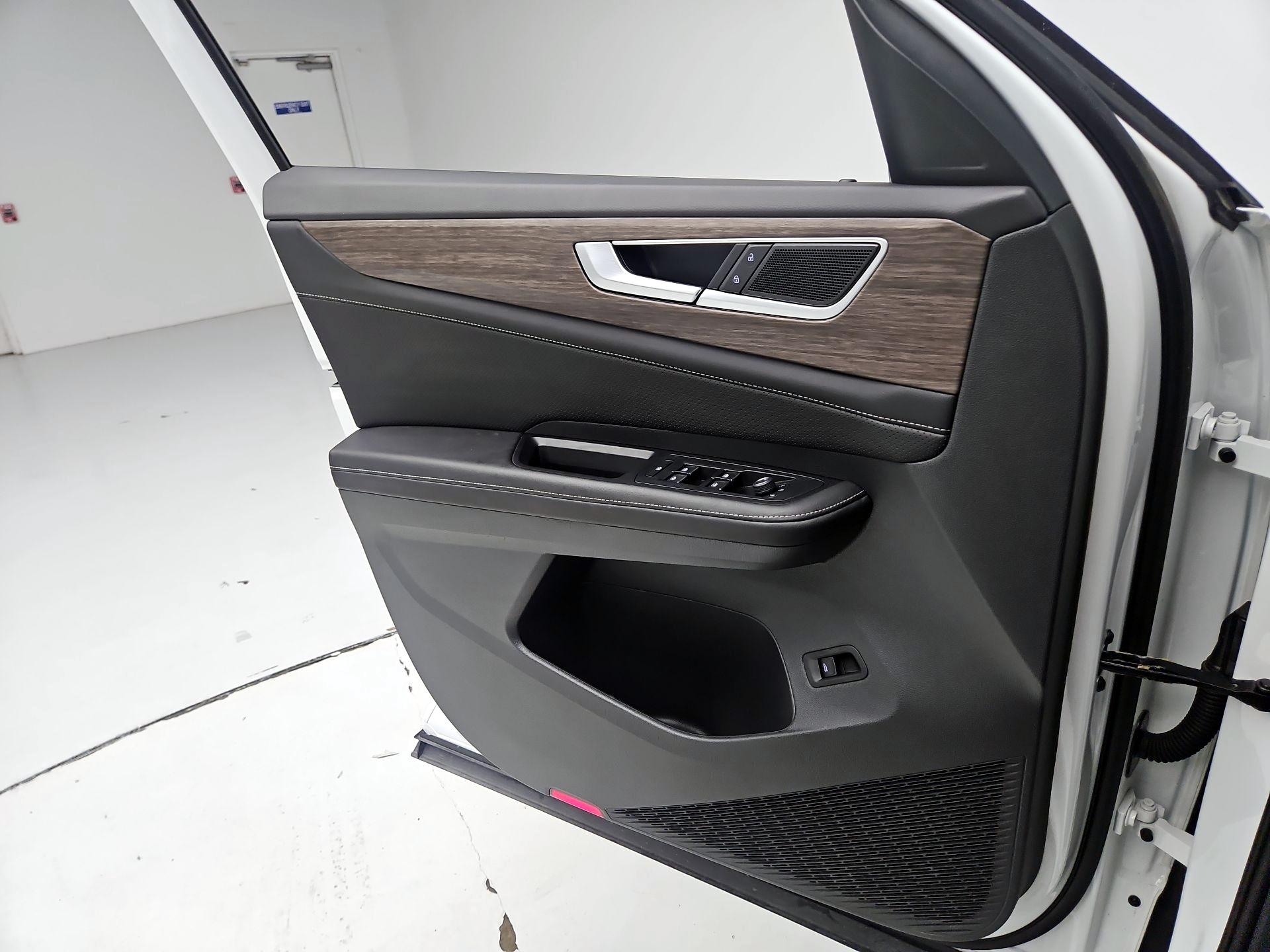 Thumbnail: 2025 Volkswagen Atlas - 12
