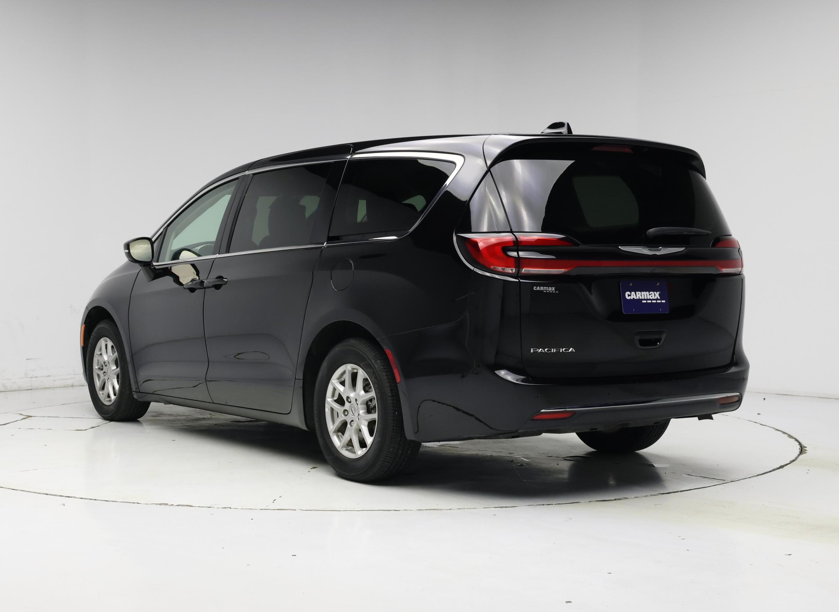 Thumbnail: 2024 Chrysler Pacifica - 2