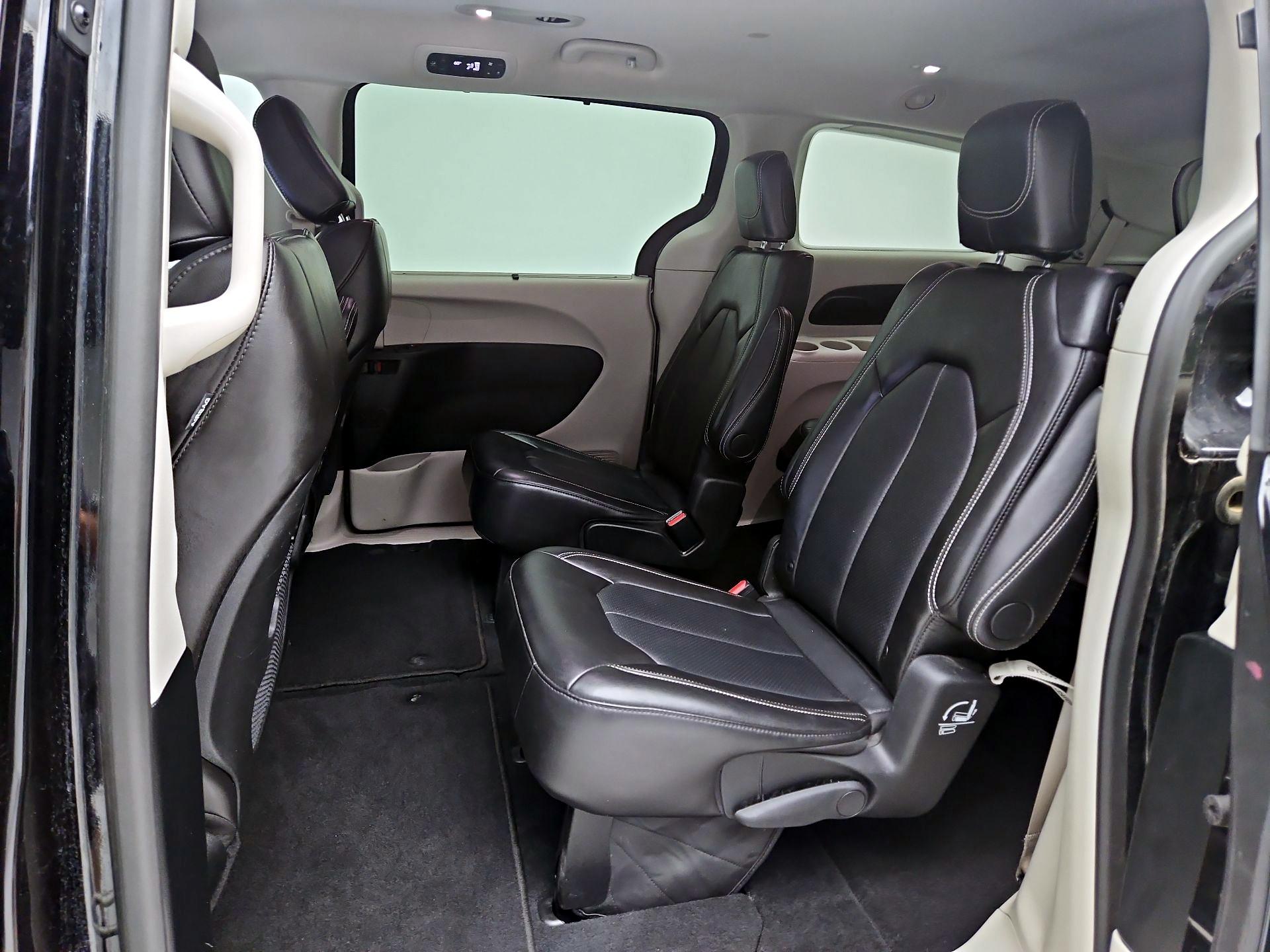 Thumbnail: 2024 Chrysler Pacifica - 19