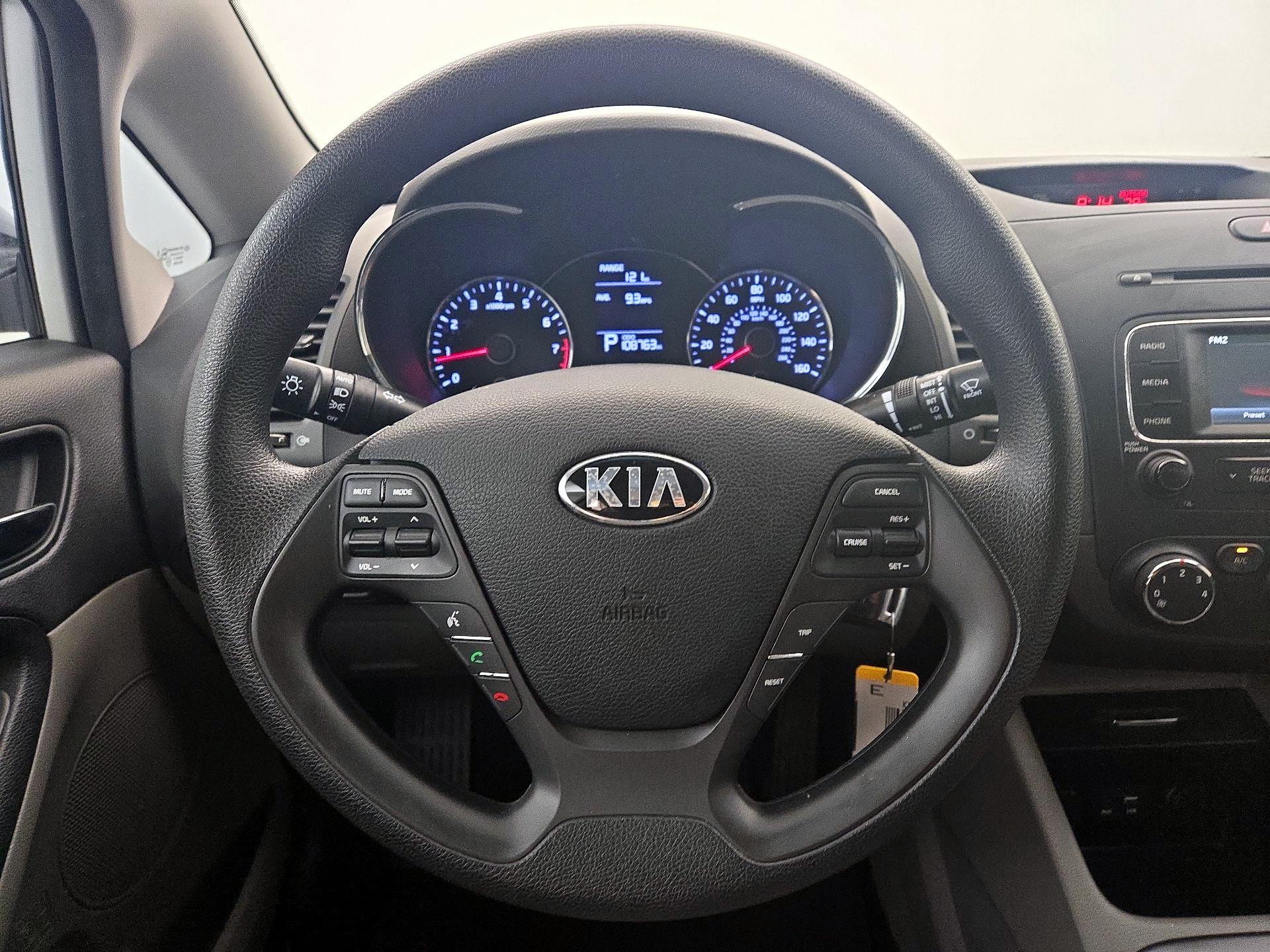 Thumbnail: 2016 Kia Forte - 10