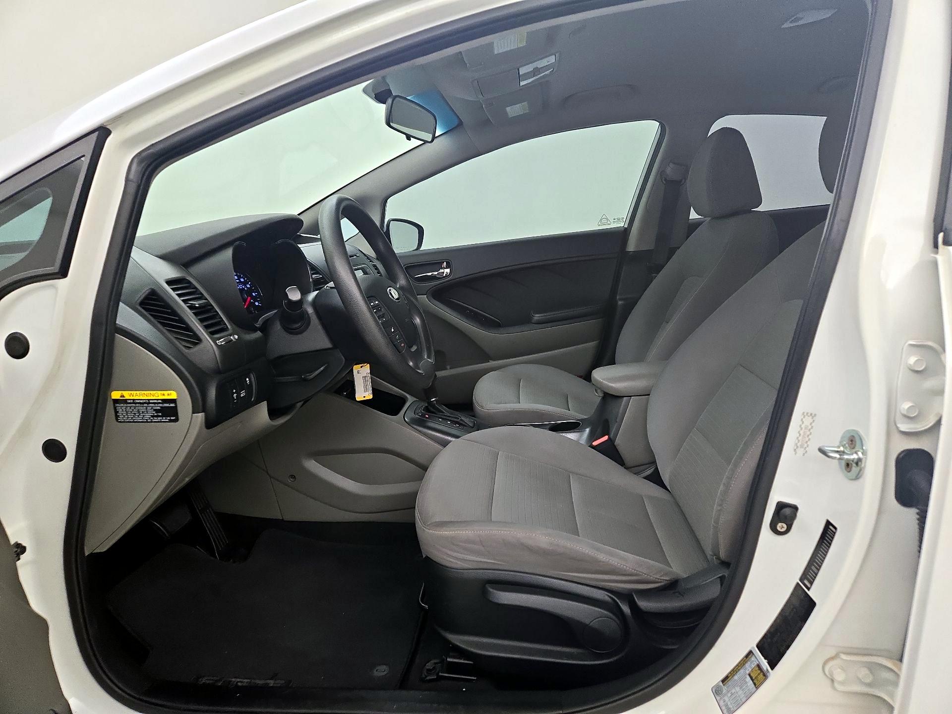 Thumbnail: 2016 Kia Forte - 11