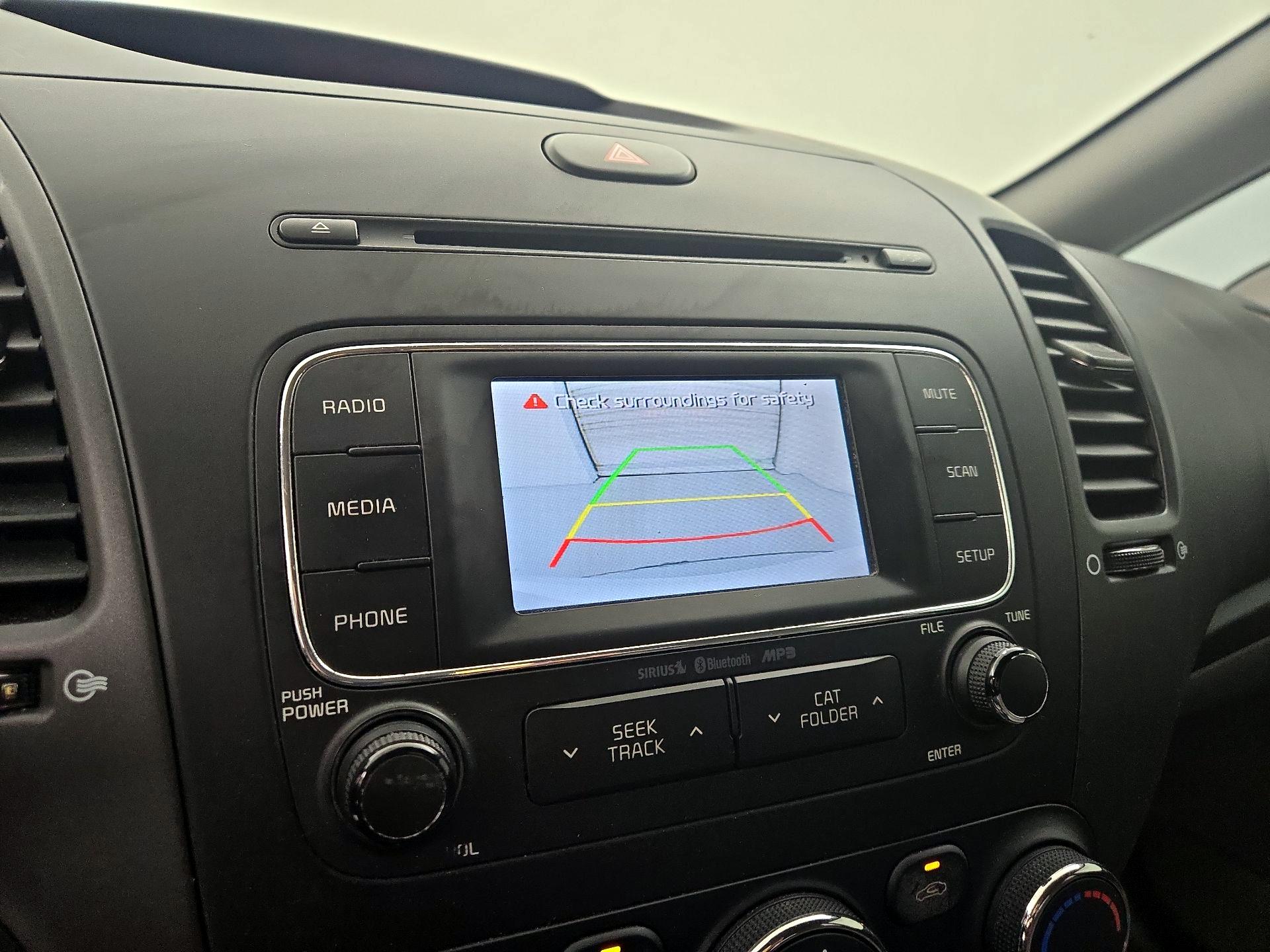 Thumbnail: 2016 Kia Forte - 14