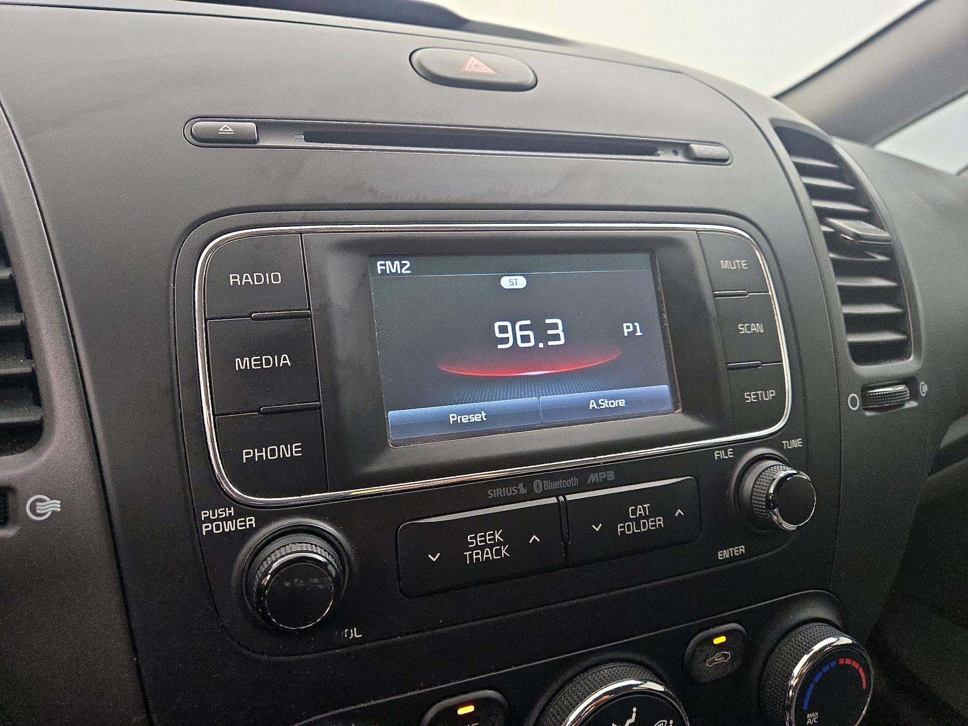 Thumbnail: 2016 Kia Forte - 15
