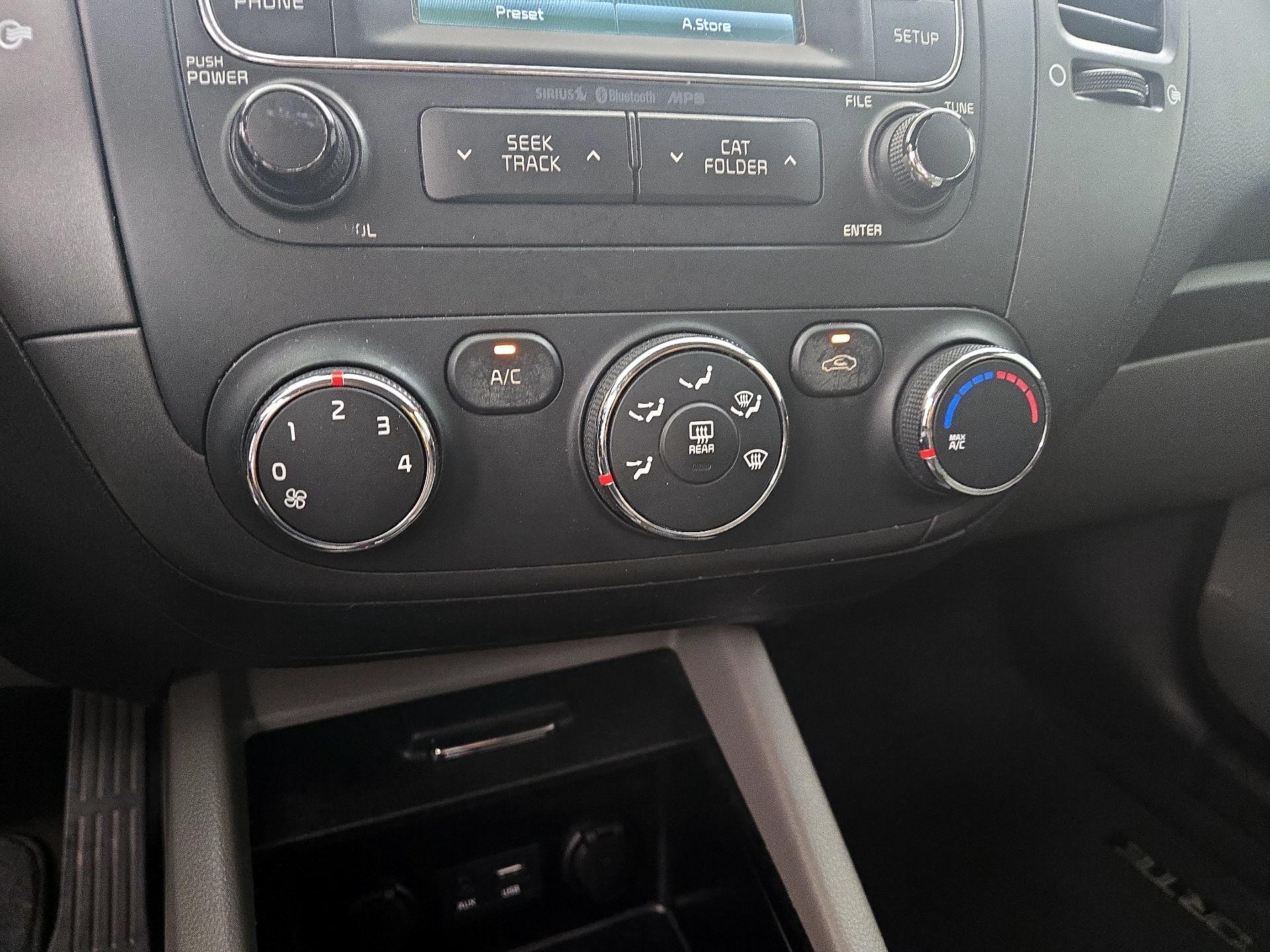 Thumbnail: 2016 Kia Forte - 16