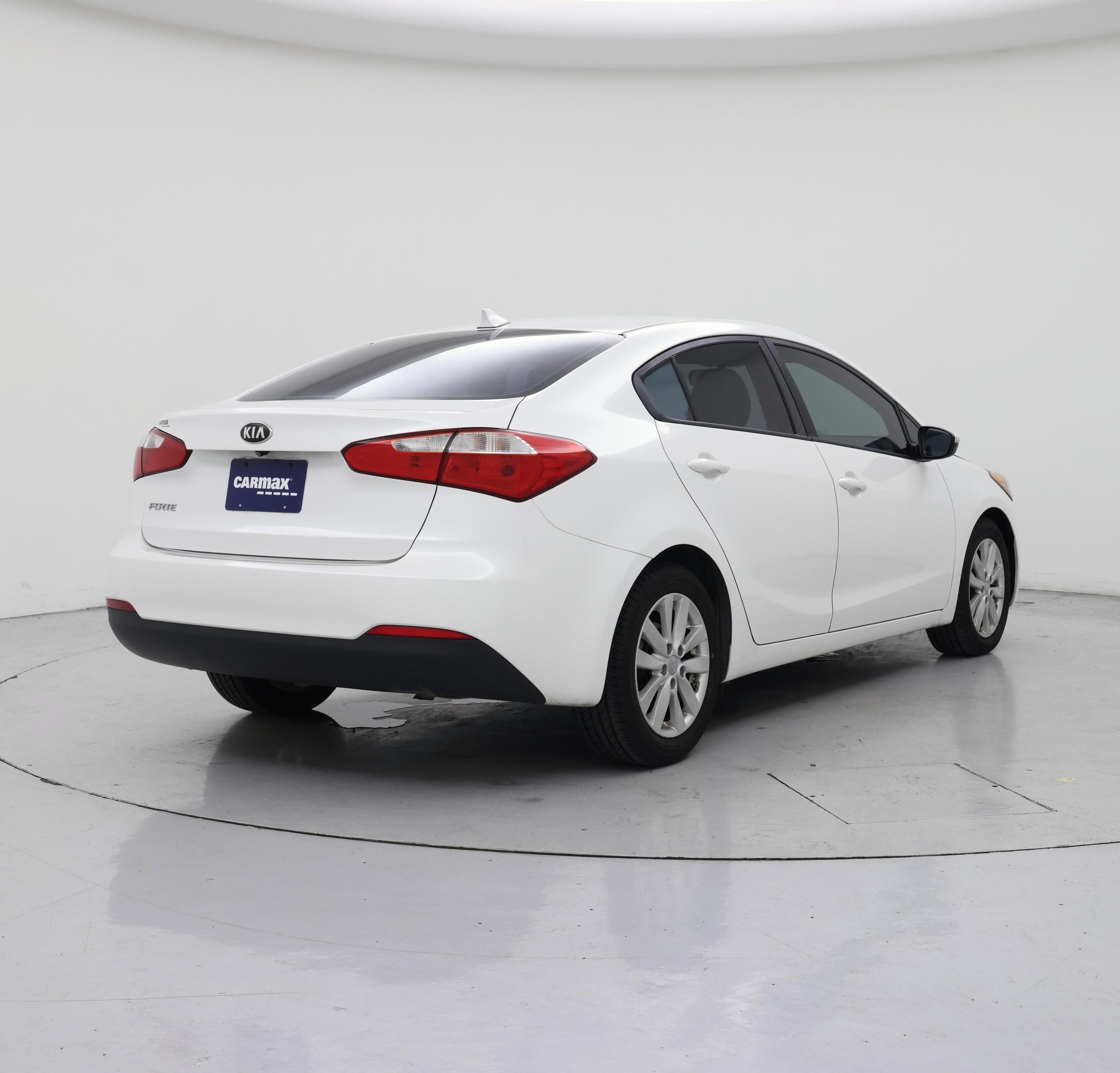 Thumbnail: 2016 Kia Forte - 8