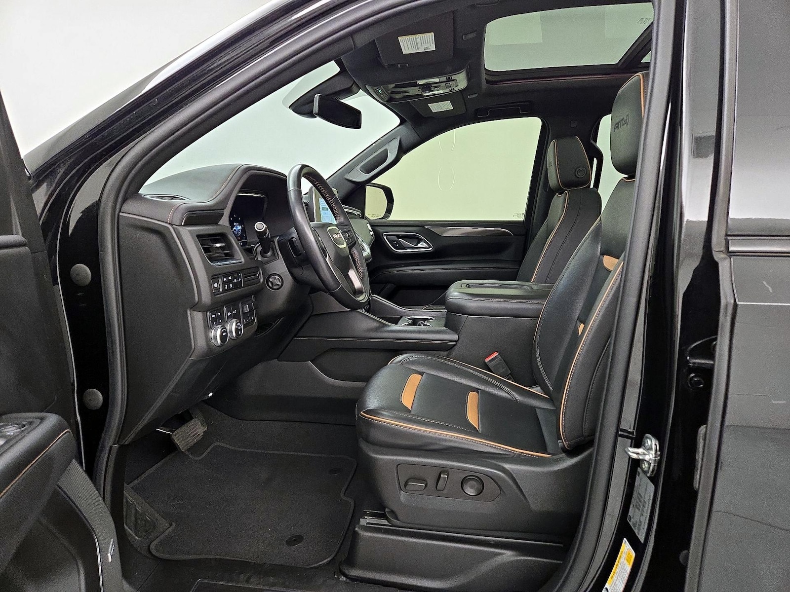 2022 GMC Yukon AT4 - Photo 12