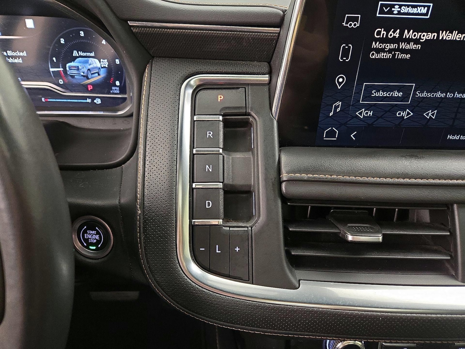 2022 GMC Yukon AT4 - Photo 19
