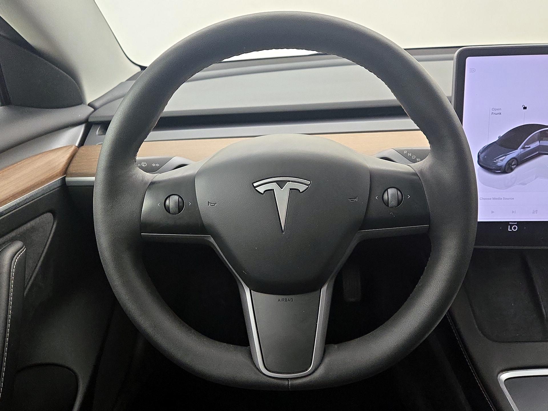 Thumbnail: 2023 Tesla Model 3 - 10