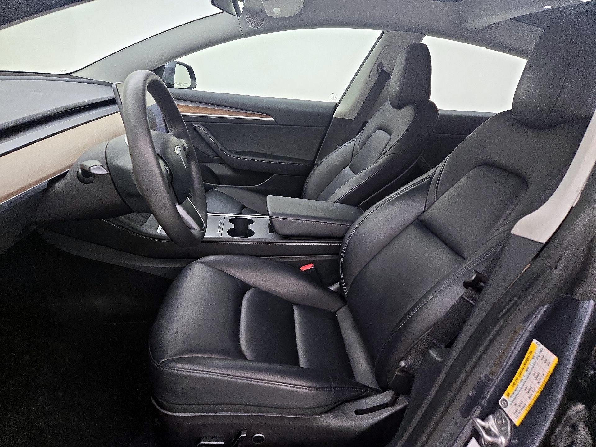 Thumbnail: 2023 Tesla Model 3 - 11
