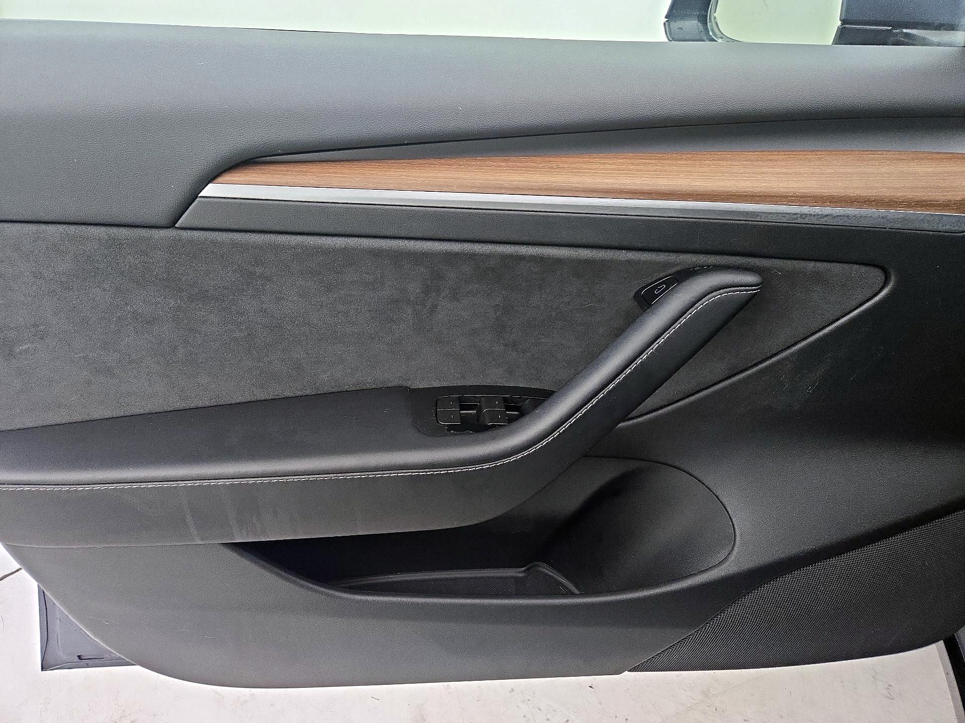 Thumbnail: 2023 Tesla Model 3 - 12