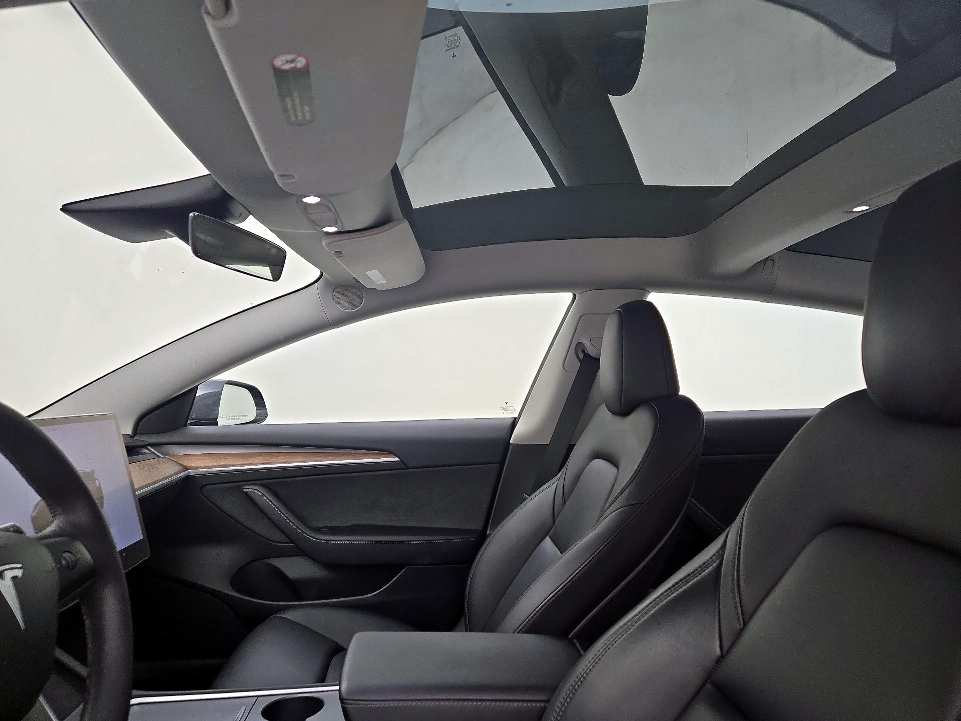 Thumbnail: 2023 Tesla Model 3 - 19