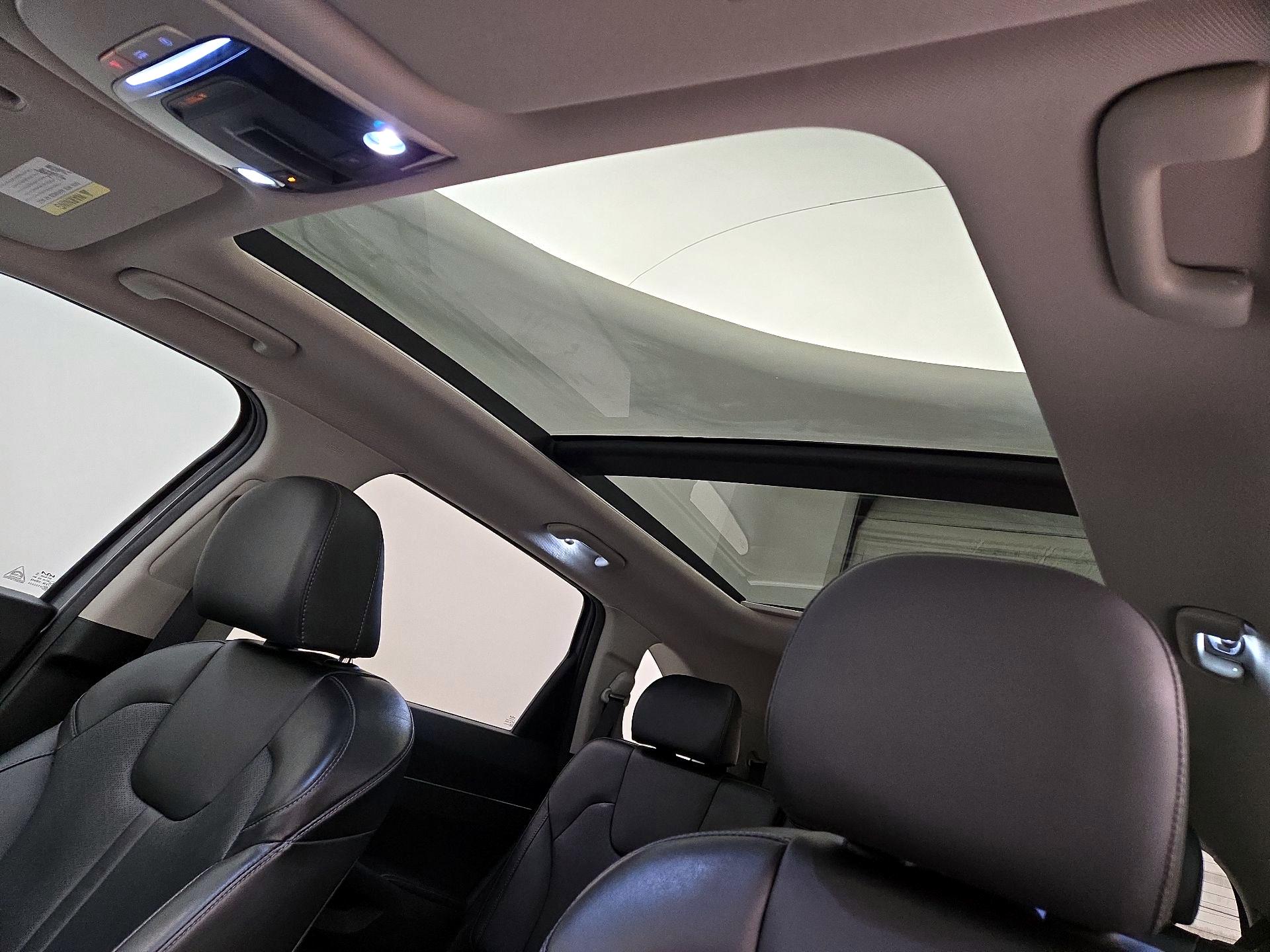 Thumbnail: 2023 Kia Sorento - 20