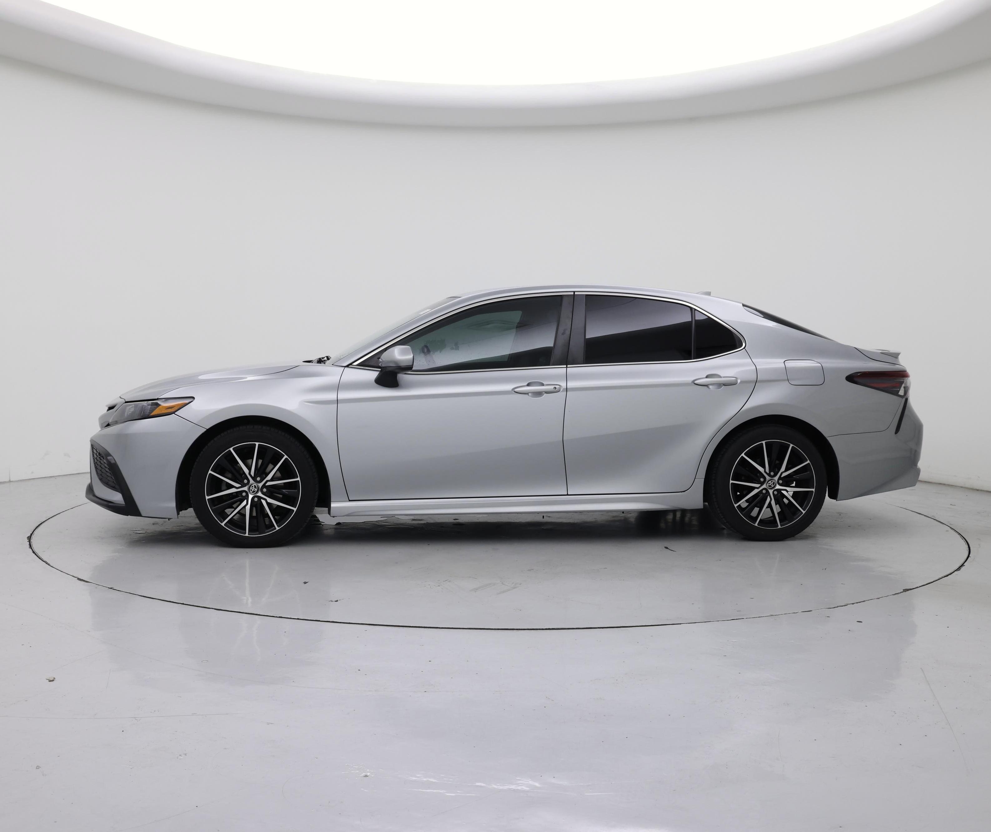 Thumbnail: 2021 Toyota Camry - 3
